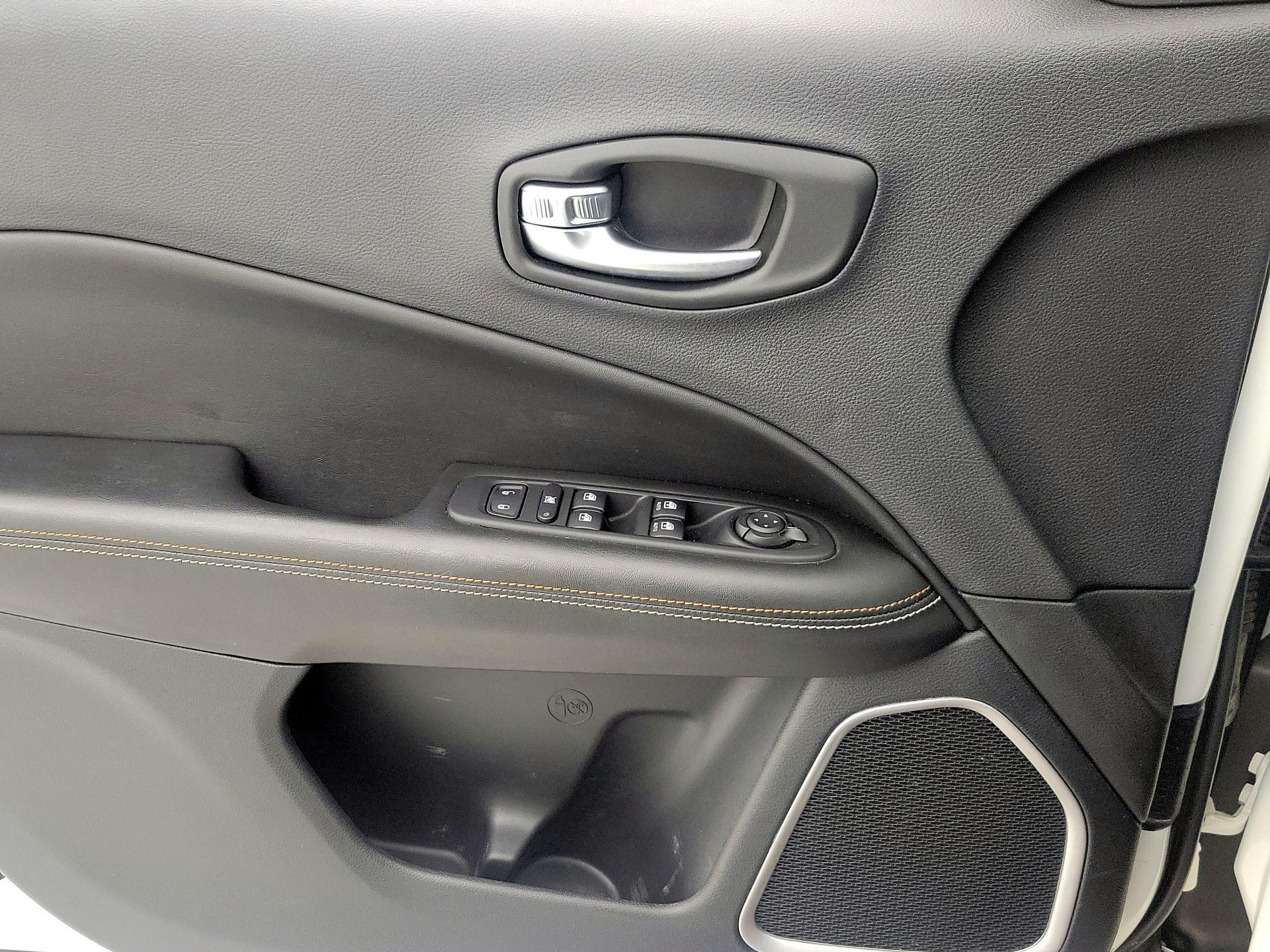 Thumbnail: 2019 Jeep Compass - 12