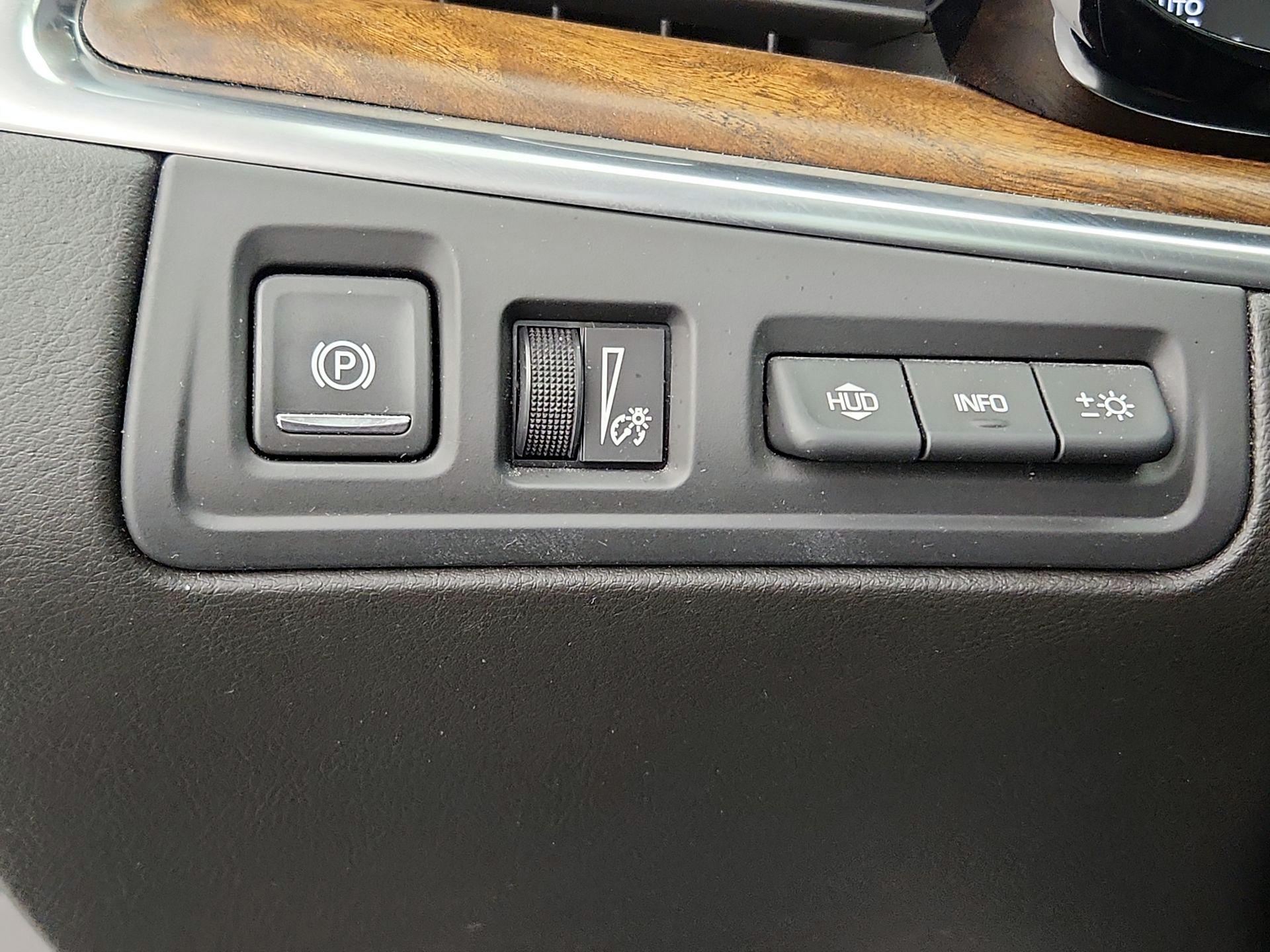 Thumbnail: 2020 Cadillac XT5 - 13