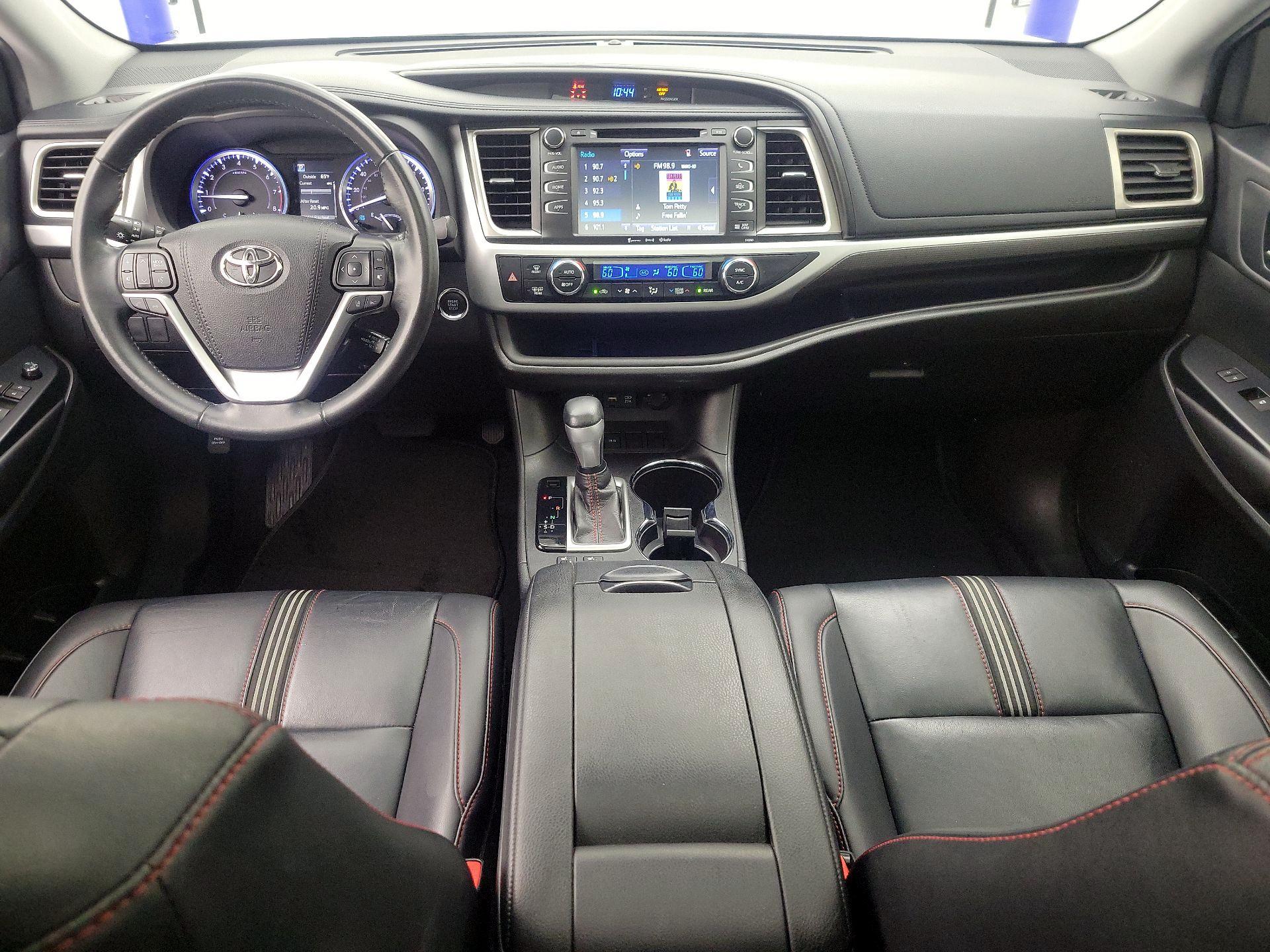 Thumbnail: 2019 Toyota Highlander - 9