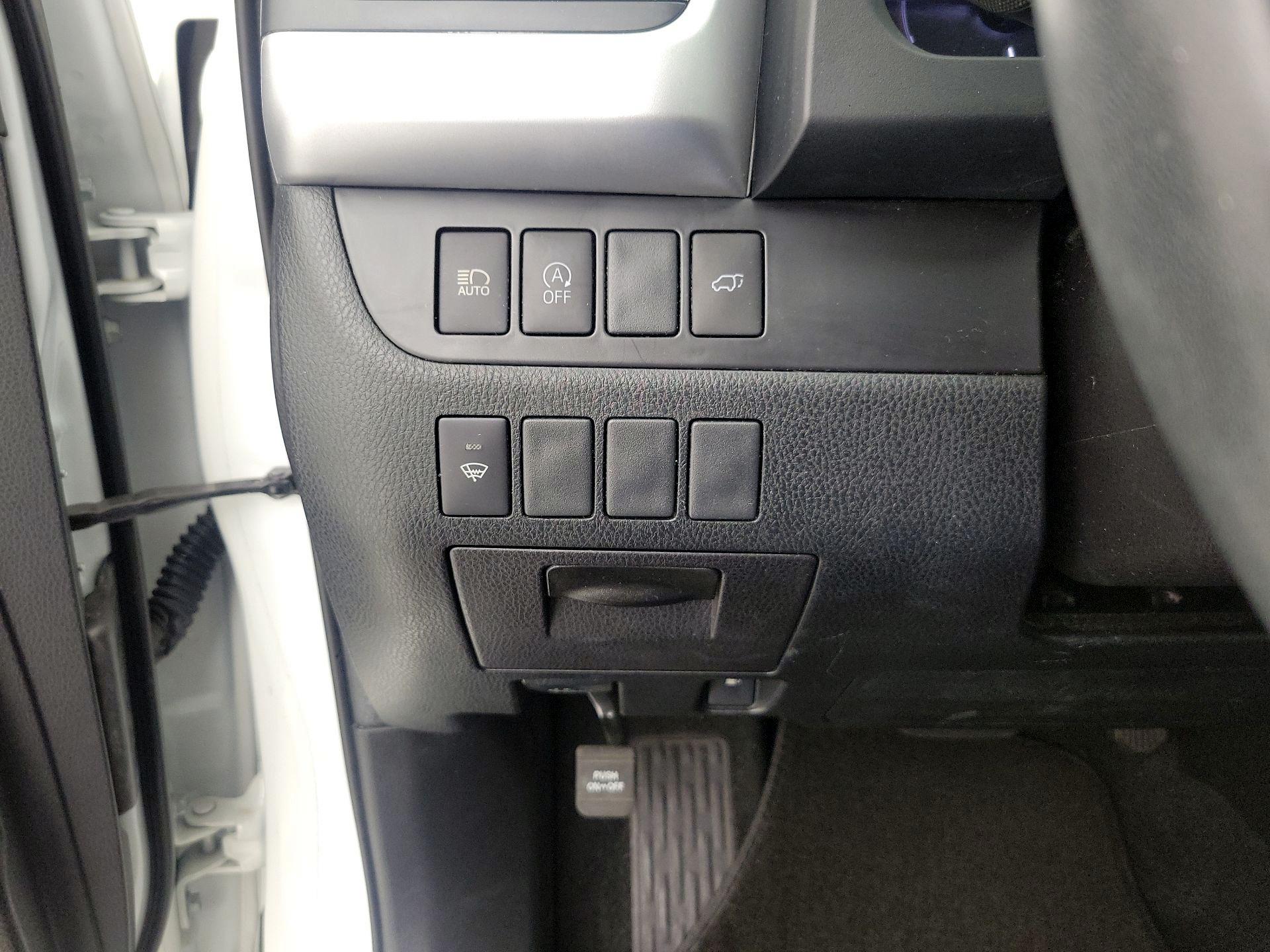 Thumbnail: 2019 Toyota Highlander - 13