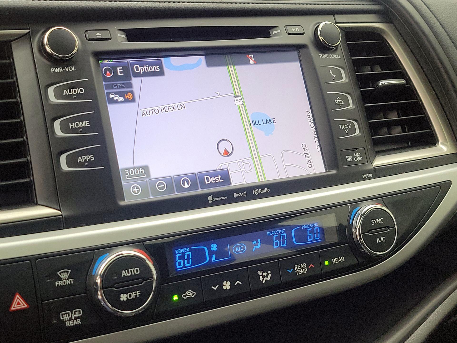 Thumbnail: 2019 Toyota Highlander - 14