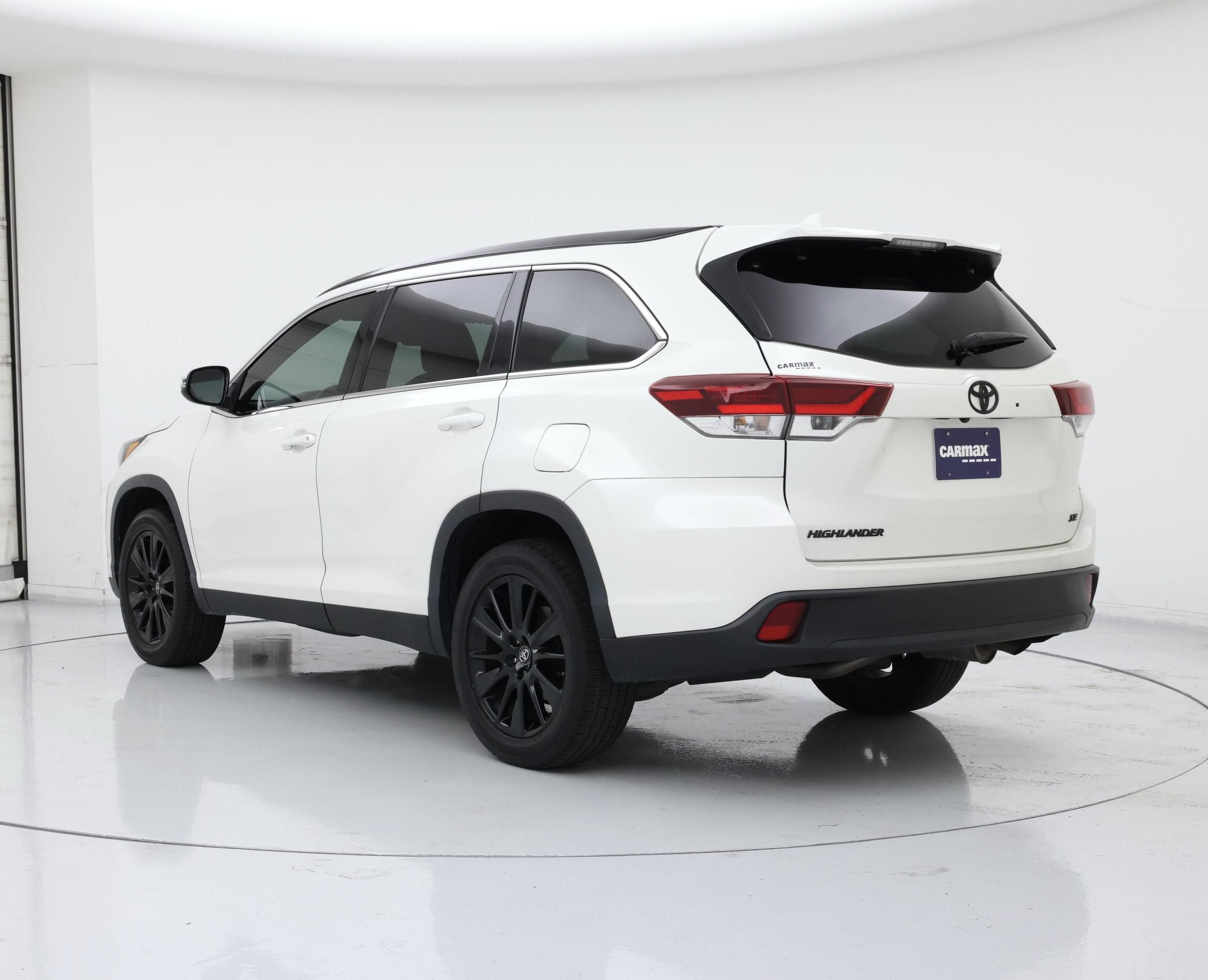 Thumbnail: 2019 Toyota Highlander - 2