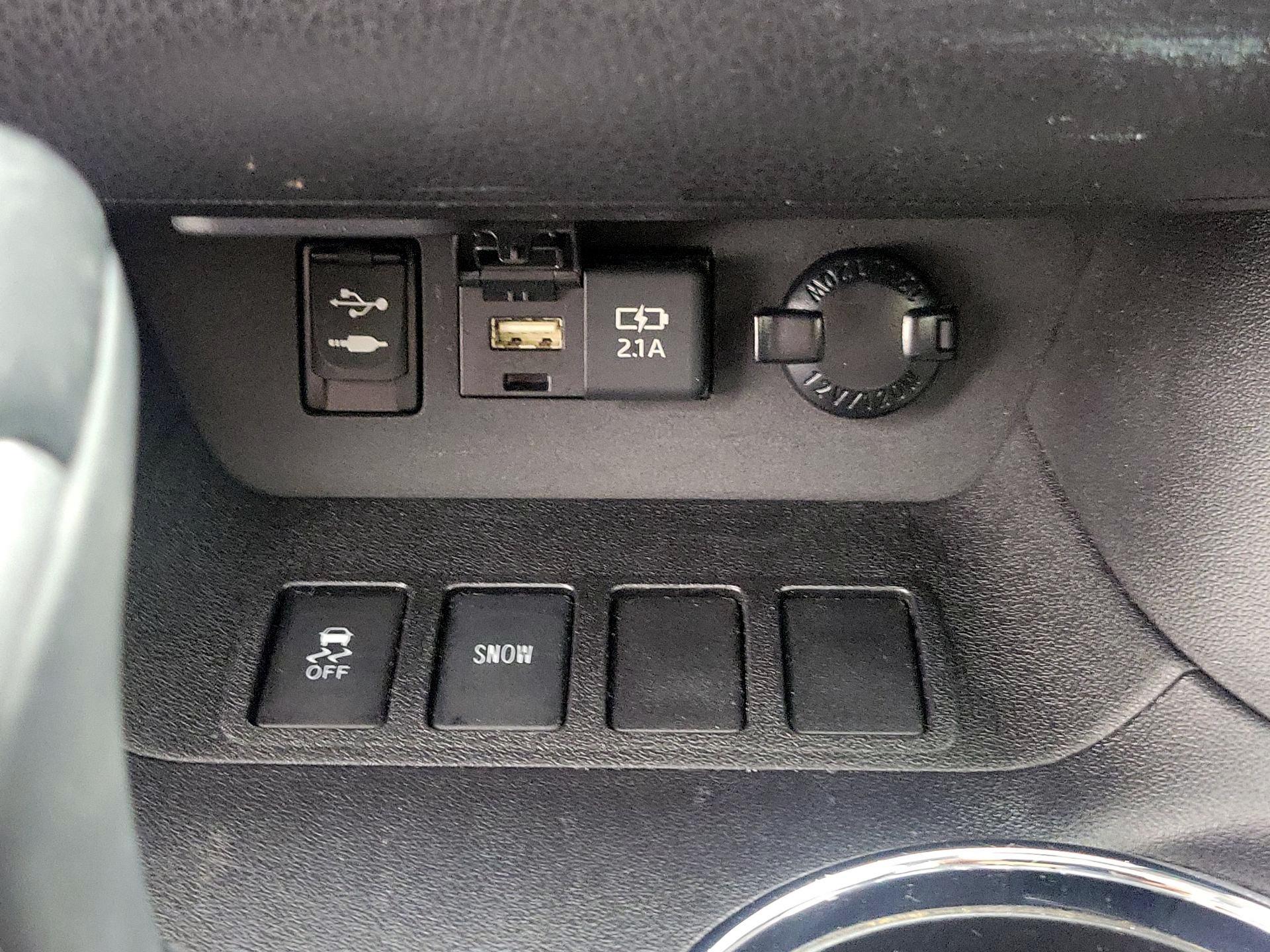 Thumbnail: 2019 Toyota Highlander - 19