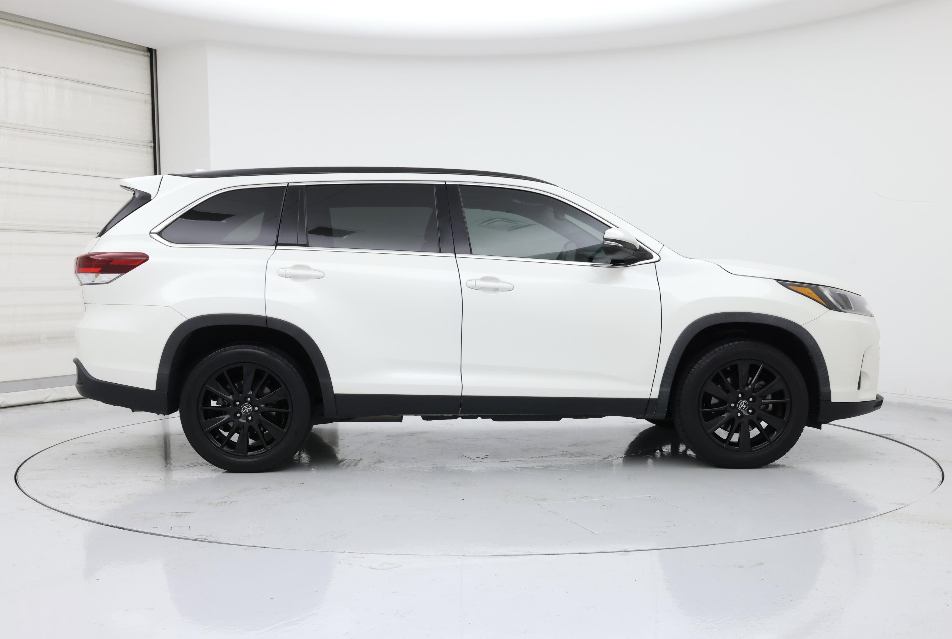 Thumbnail: 2019 Toyota Highlander - 7