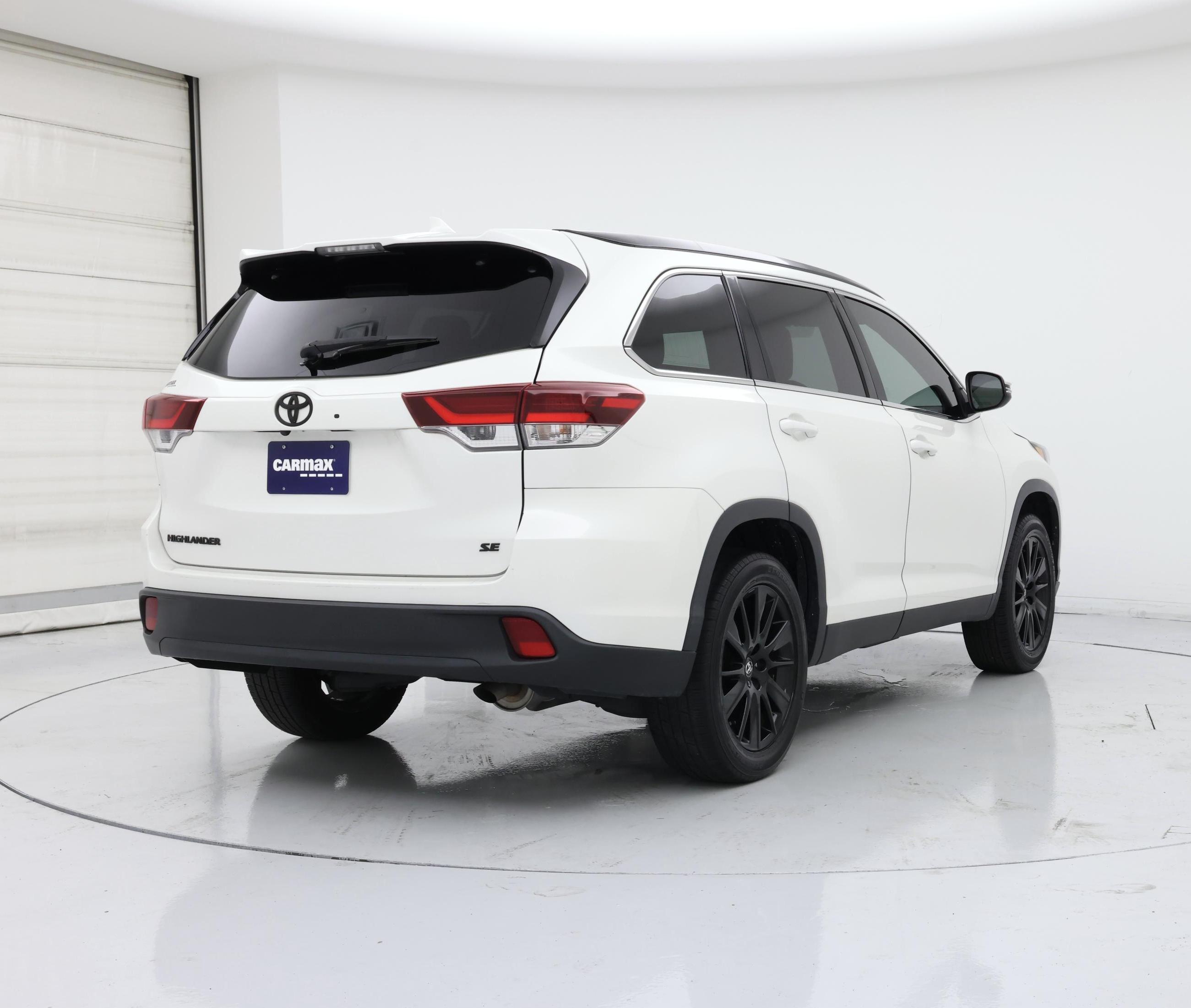 Thumbnail: 2019 Toyota Highlander - 8