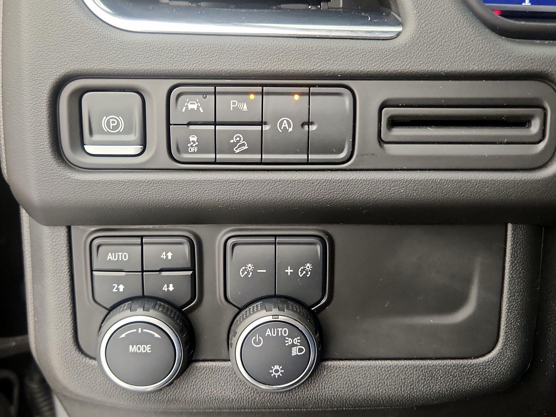 Thumbnail: 2023 Chevrolet Tahoe - 13