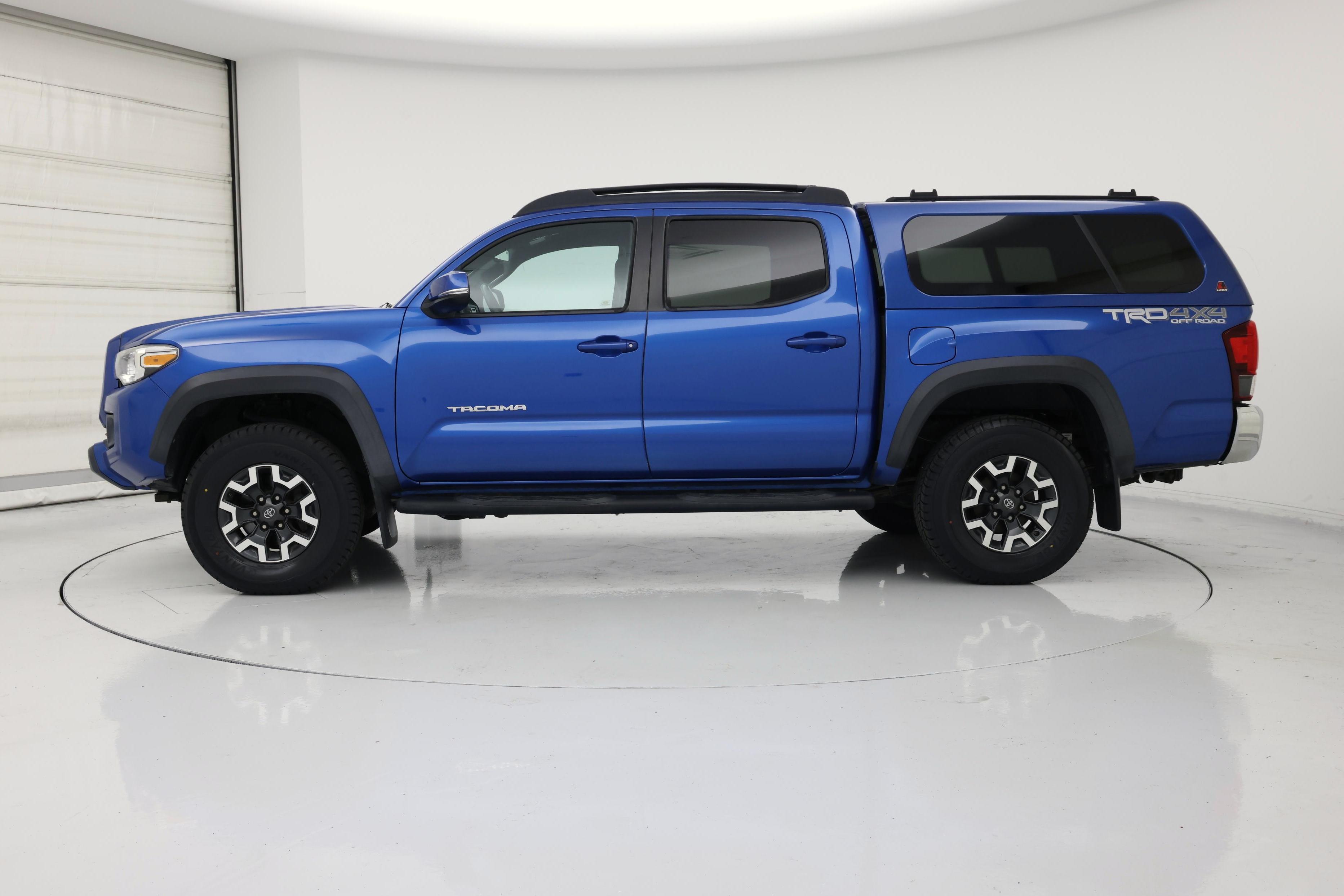 Thumbnail: 2018 Toyota Tacoma - 3