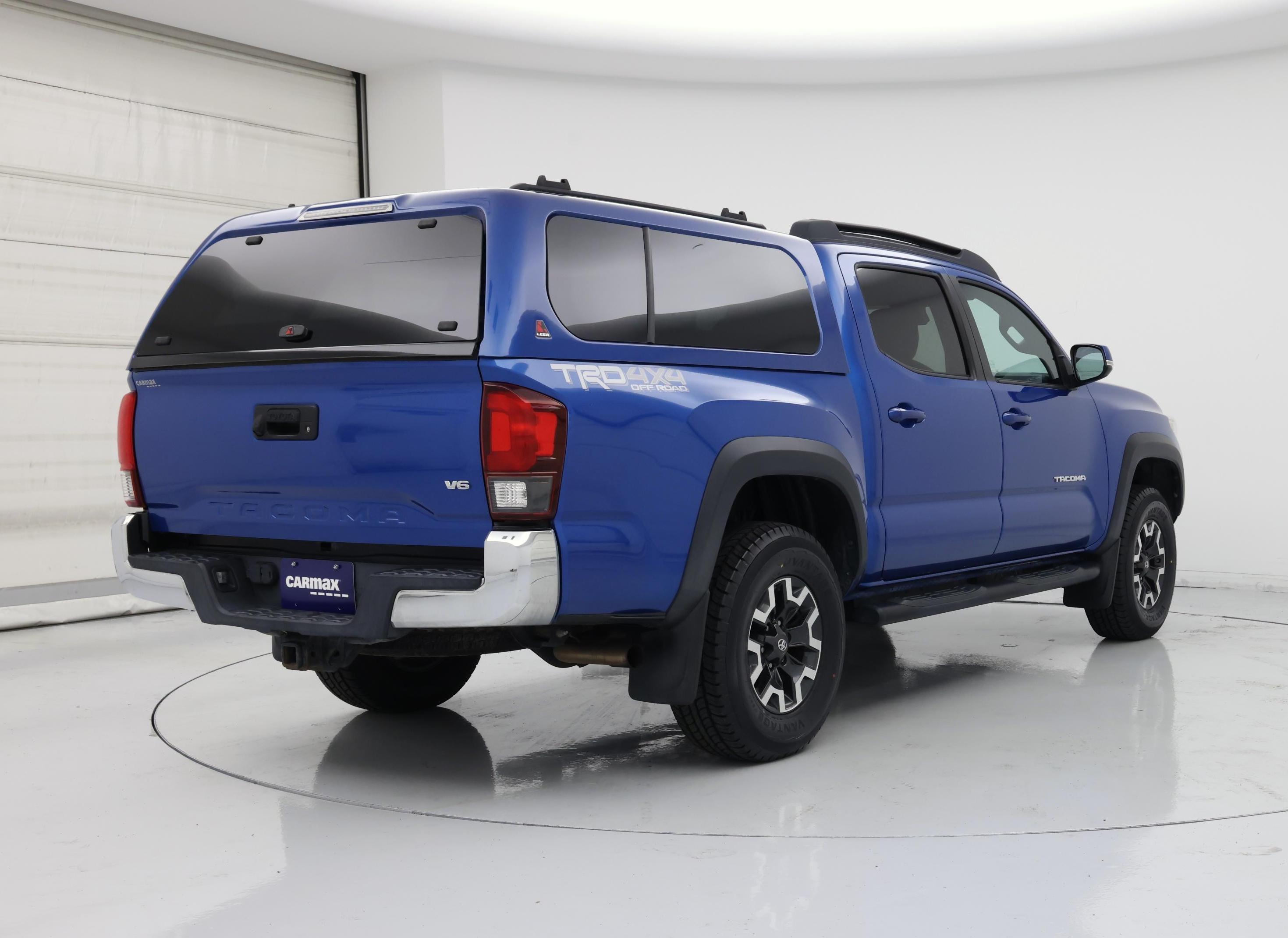 Thumbnail: 2018 Toyota Tacoma - 8