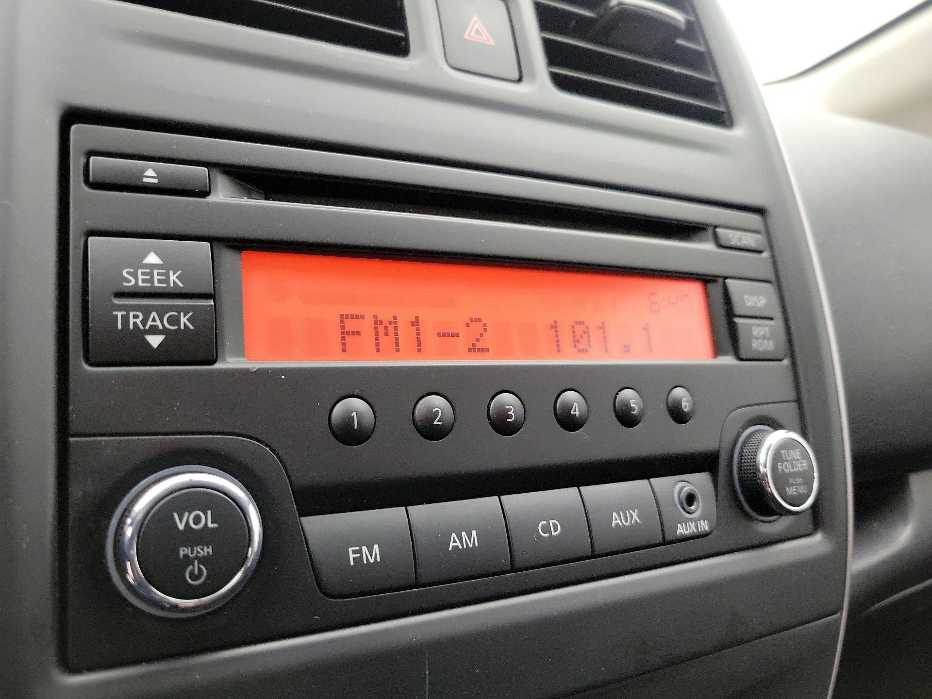 Thumbnail: 2015 Nissan Versa Note - 14