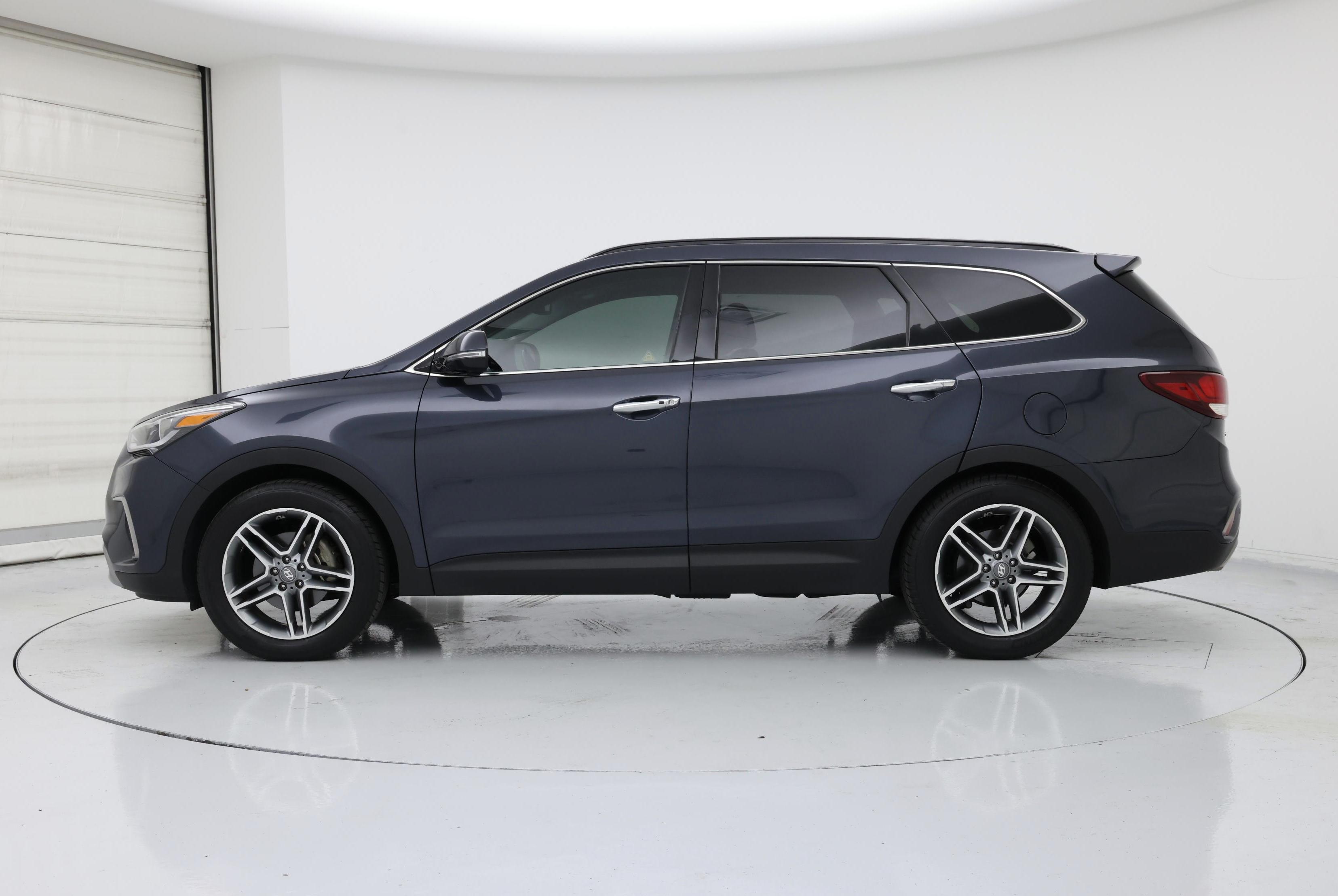 Thumbnail: 2017 Hyundai Santa Fe - 3