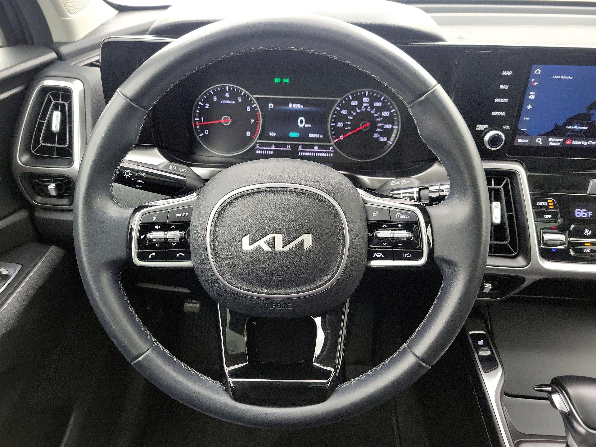 Thumbnail: 2023 Kia Sorento - 10