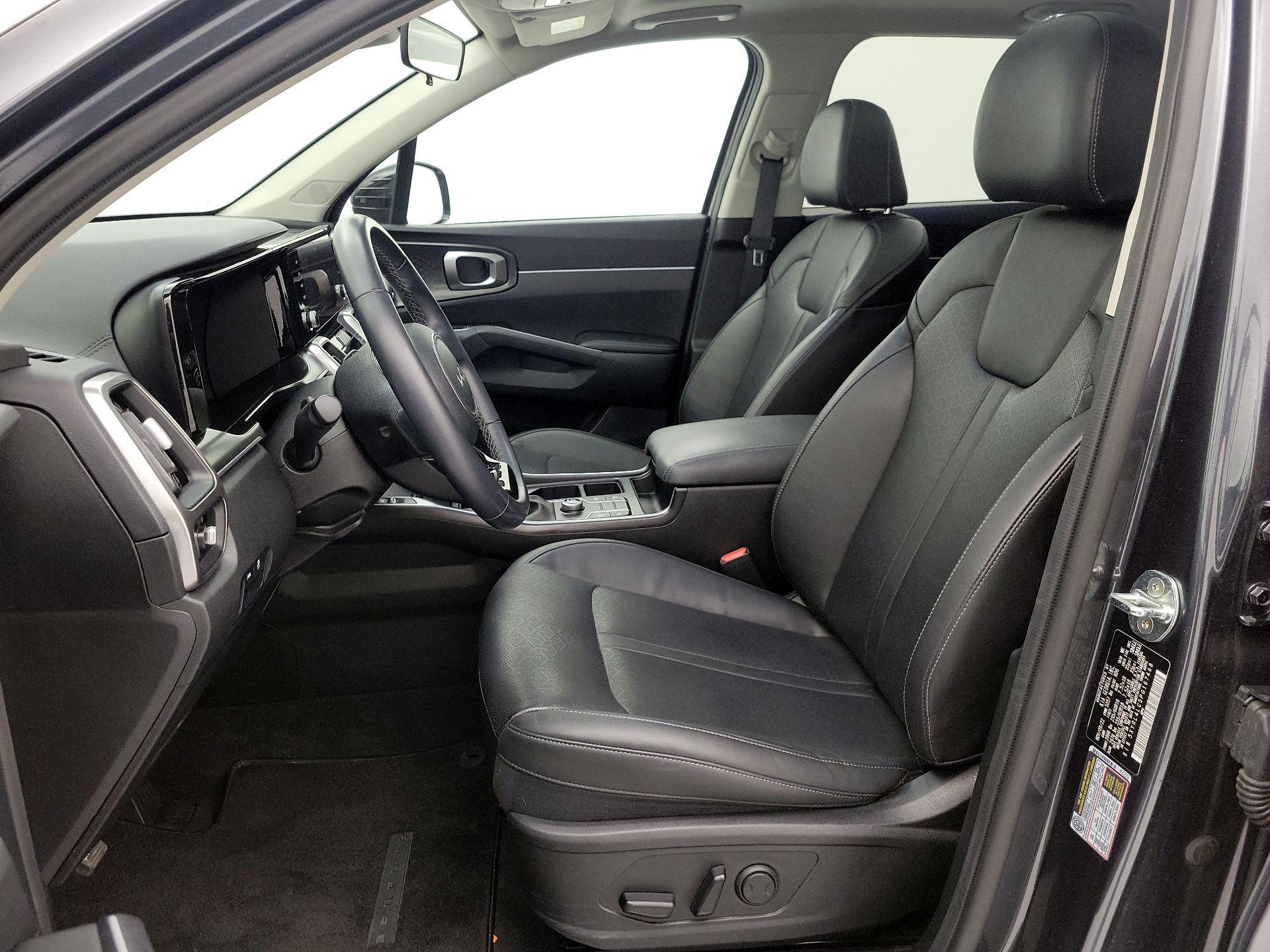 Thumbnail: 2023 Kia Sorento - 11