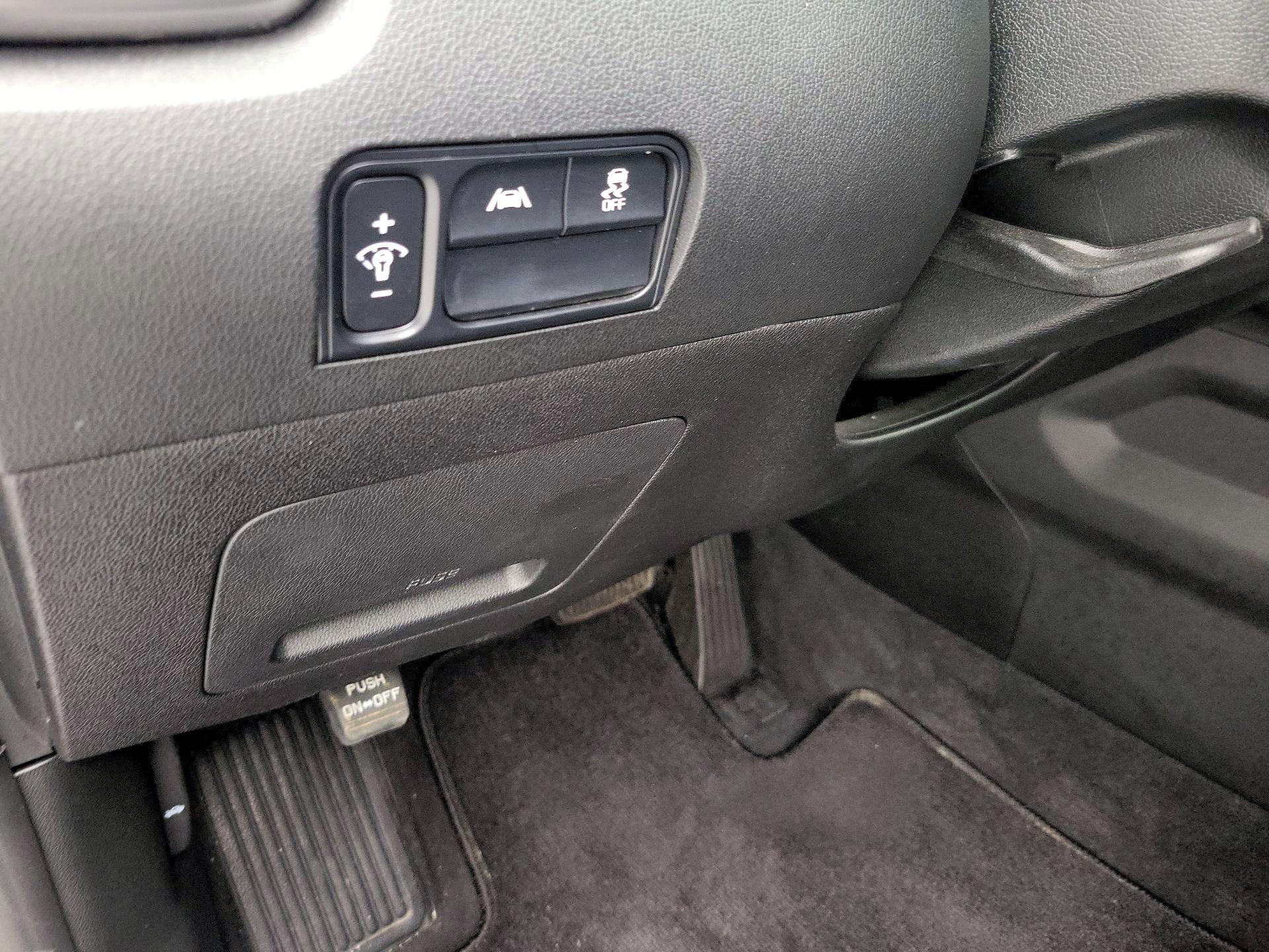 Thumbnail: 2023 Kia Sorento - 13