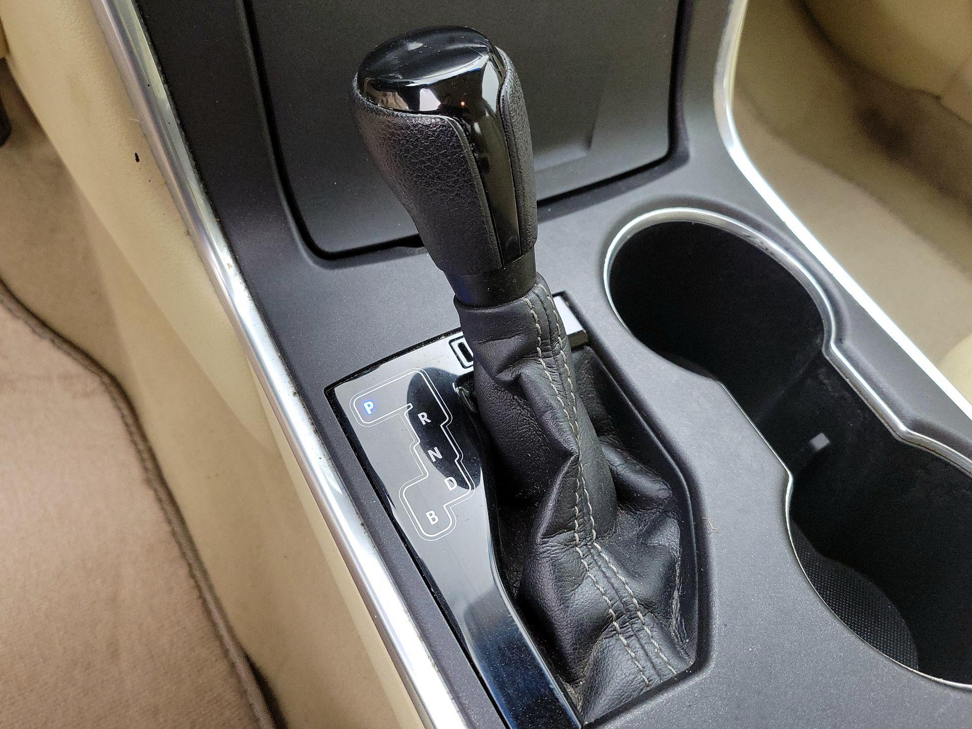 Thumbnail: 2015 Toyota Camry - 17