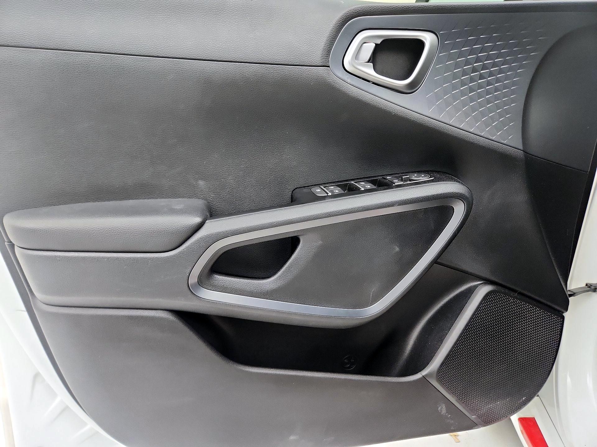 Thumbnail: 2020 Kia Soul - 12