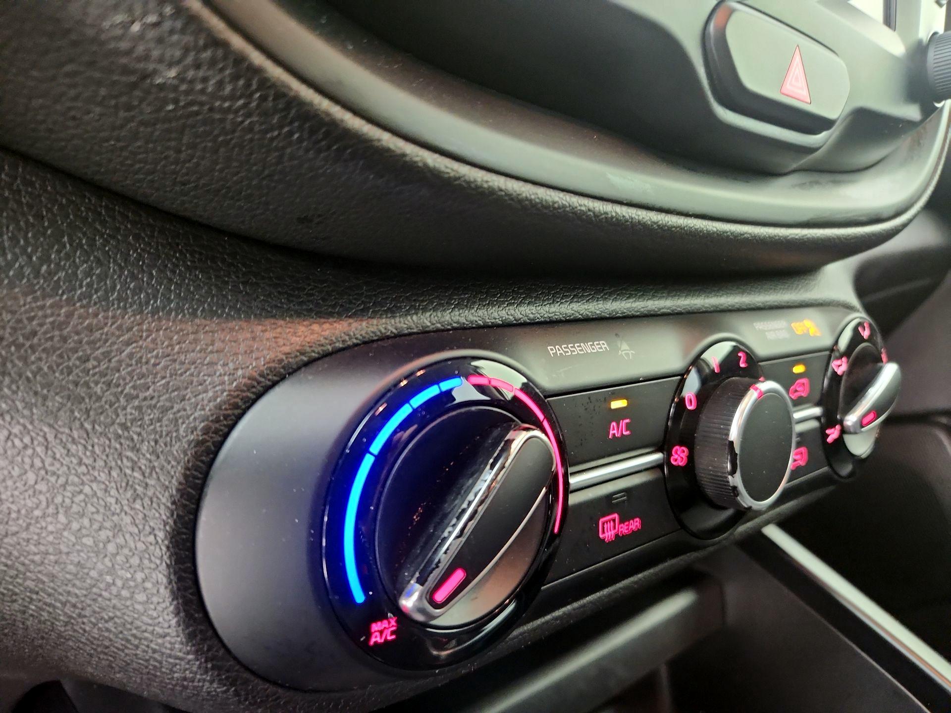 Thumbnail: 2020 Kia Soul - 16