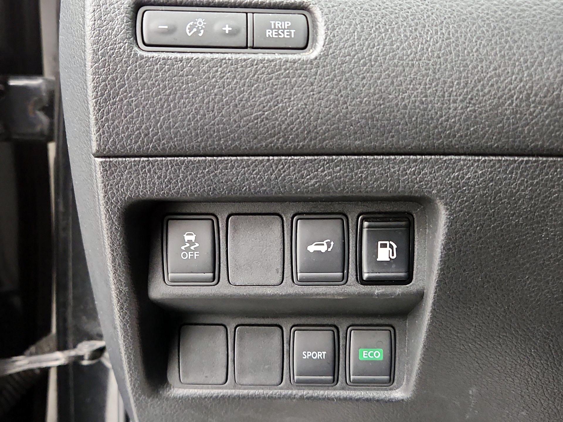 Thumbnail: 2018 Nissan Rogue - 13