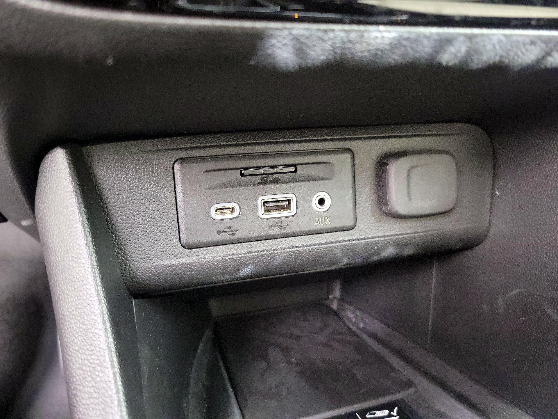 Thumbnail: 2021 Buick Encore GX - 19