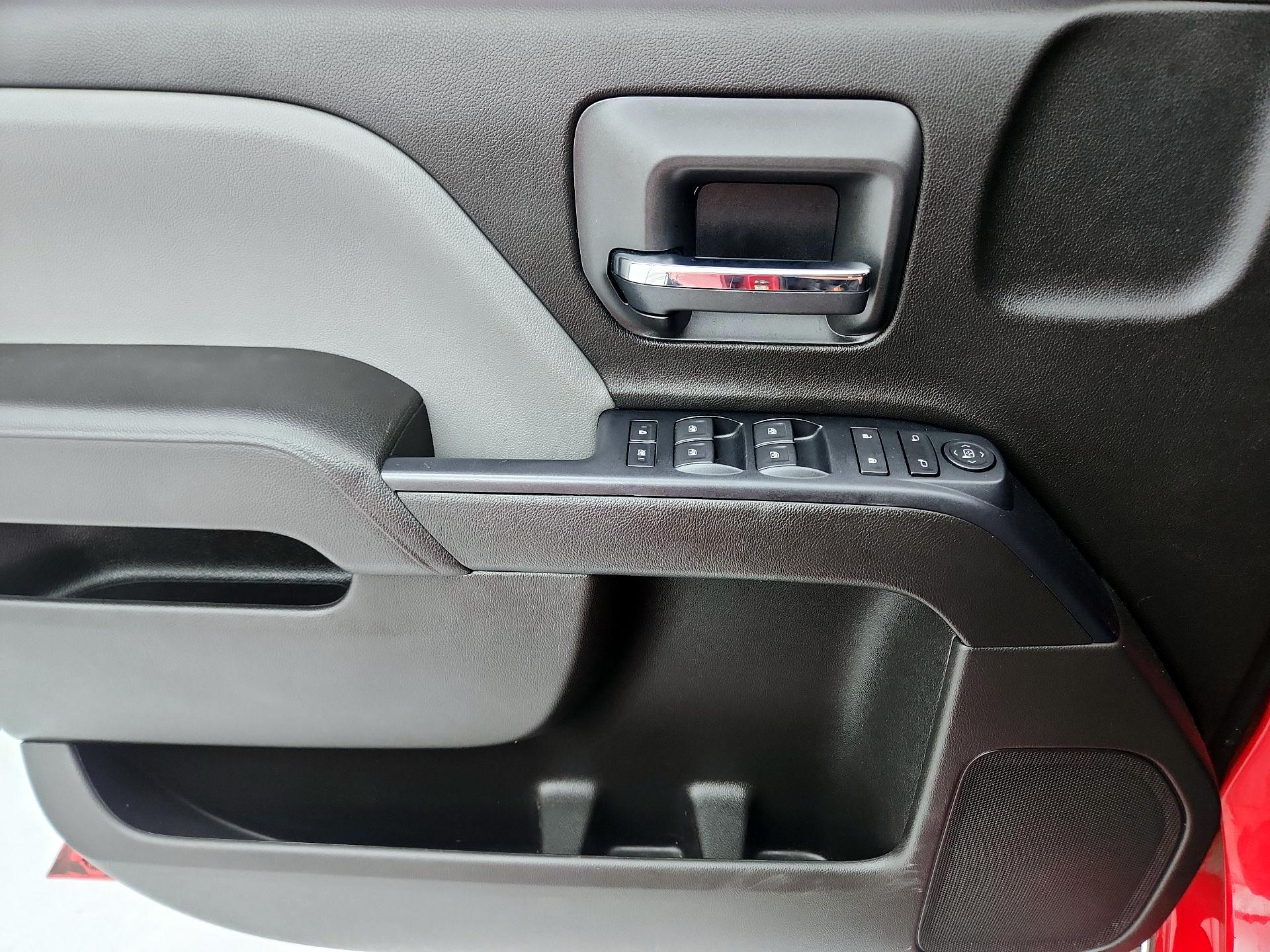 Thumbnail: 2017 Chevrolet Silverado 1500 - 12