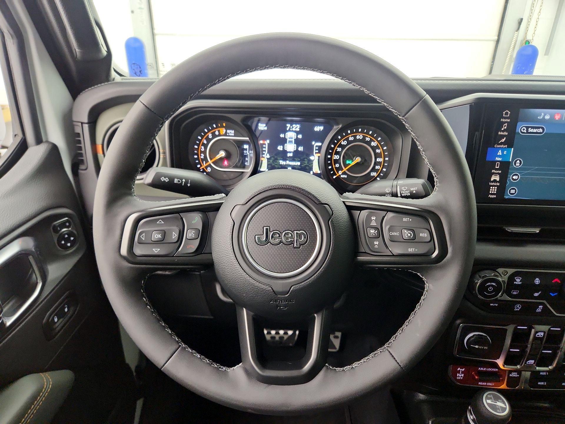 Thumbnail: 2025 Jeep Gladiator - 10