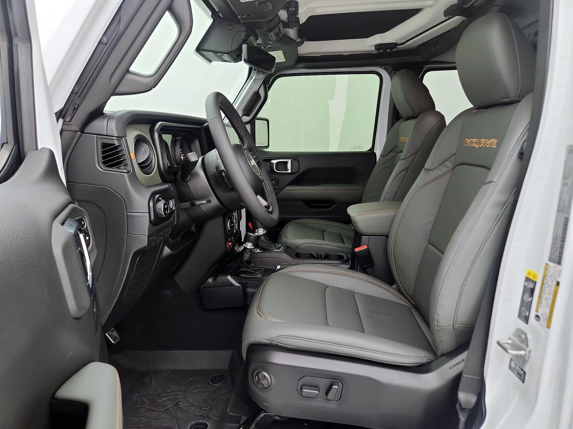 Thumbnail: 2025 Jeep Gladiator - 11