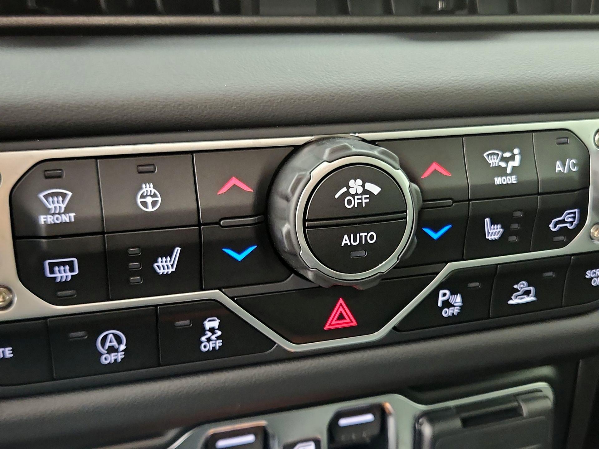 Thumbnail: 2025 Jeep Gladiator - 17