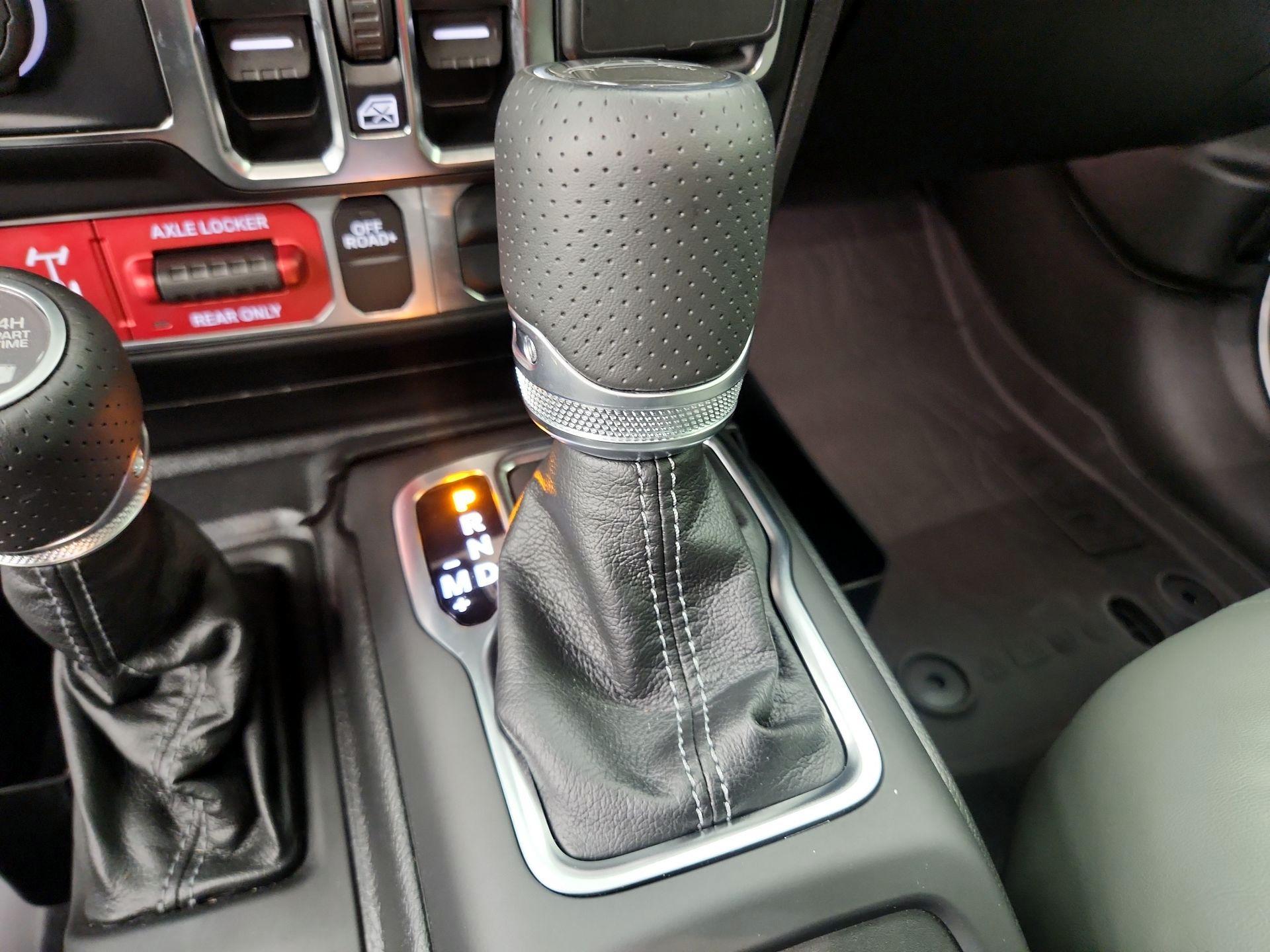 Thumbnail: 2025 Jeep Gladiator - 18