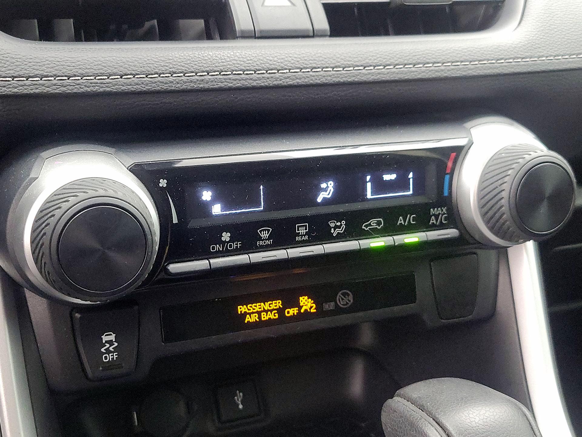 Thumbnail: 2021 Toyota RAV4 - 16