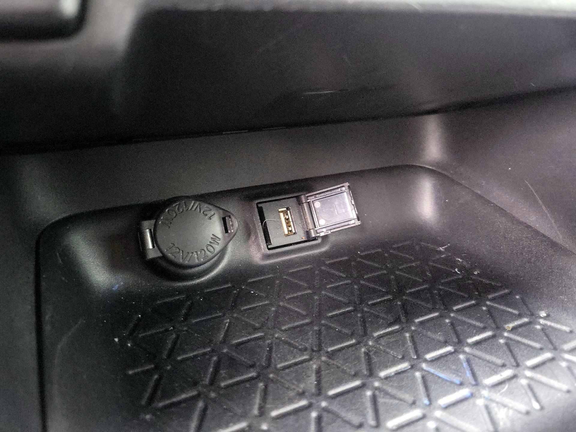 Thumbnail: 2021 Toyota RAV4 - 18