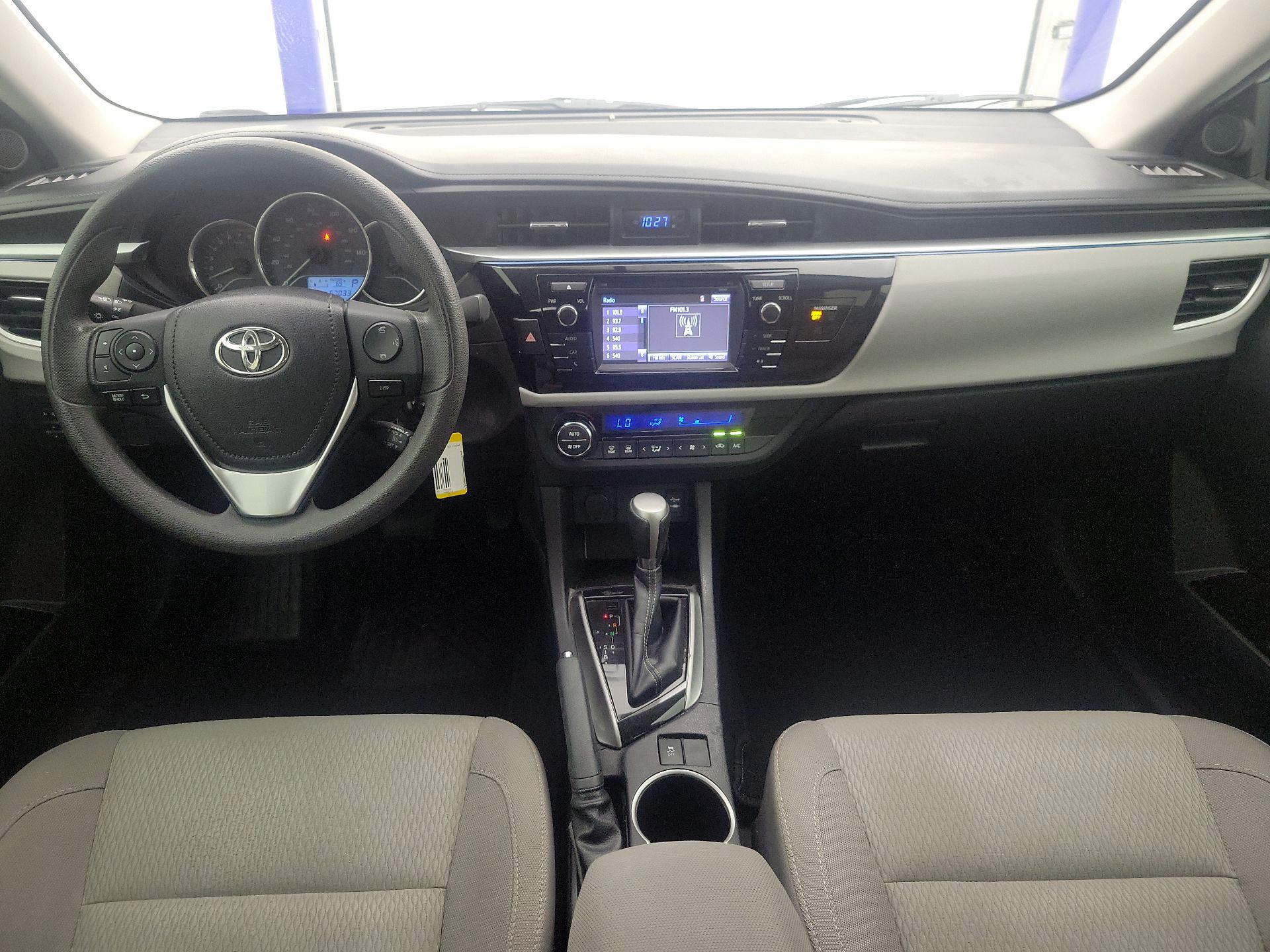 Thumbnail: 2015 Toyota Corolla - 9