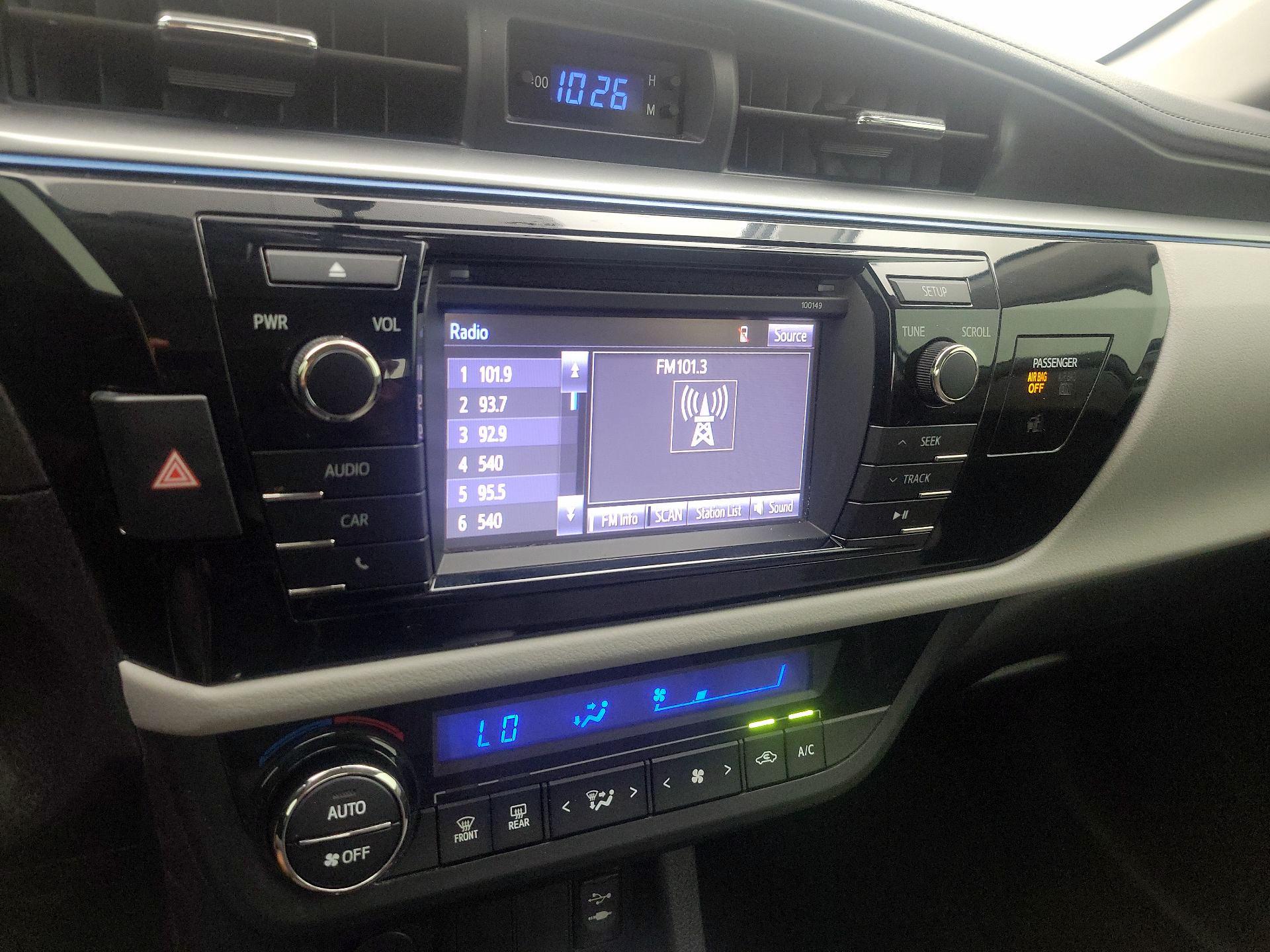 Thumbnail: 2015 Toyota Corolla - 15