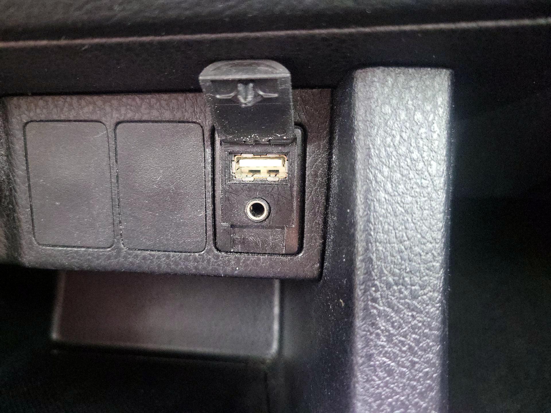 Thumbnail: 2015 Toyota Corolla - 18