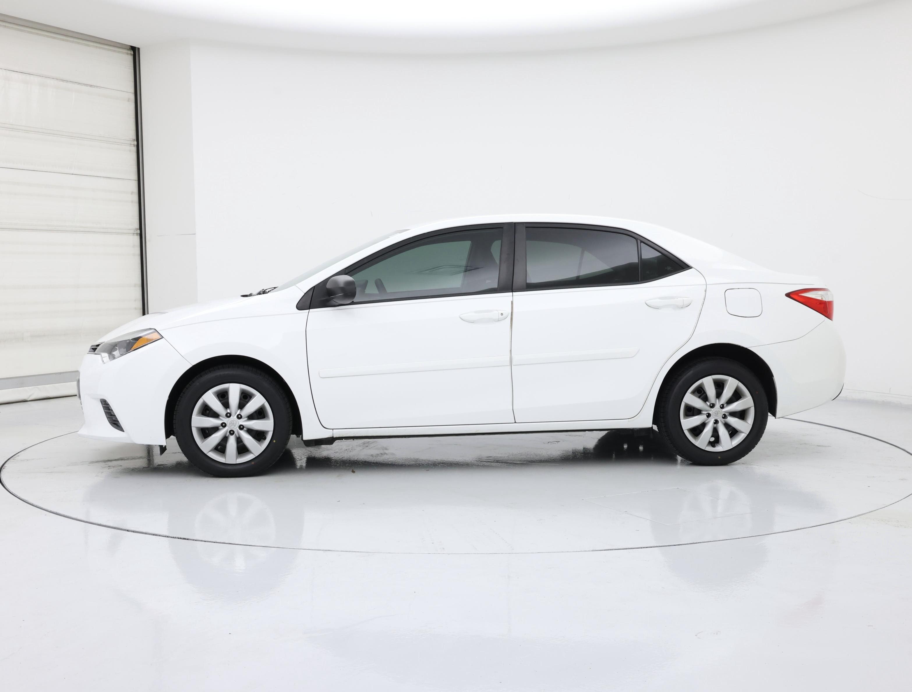 Thumbnail: 2015 Toyota Corolla - 3