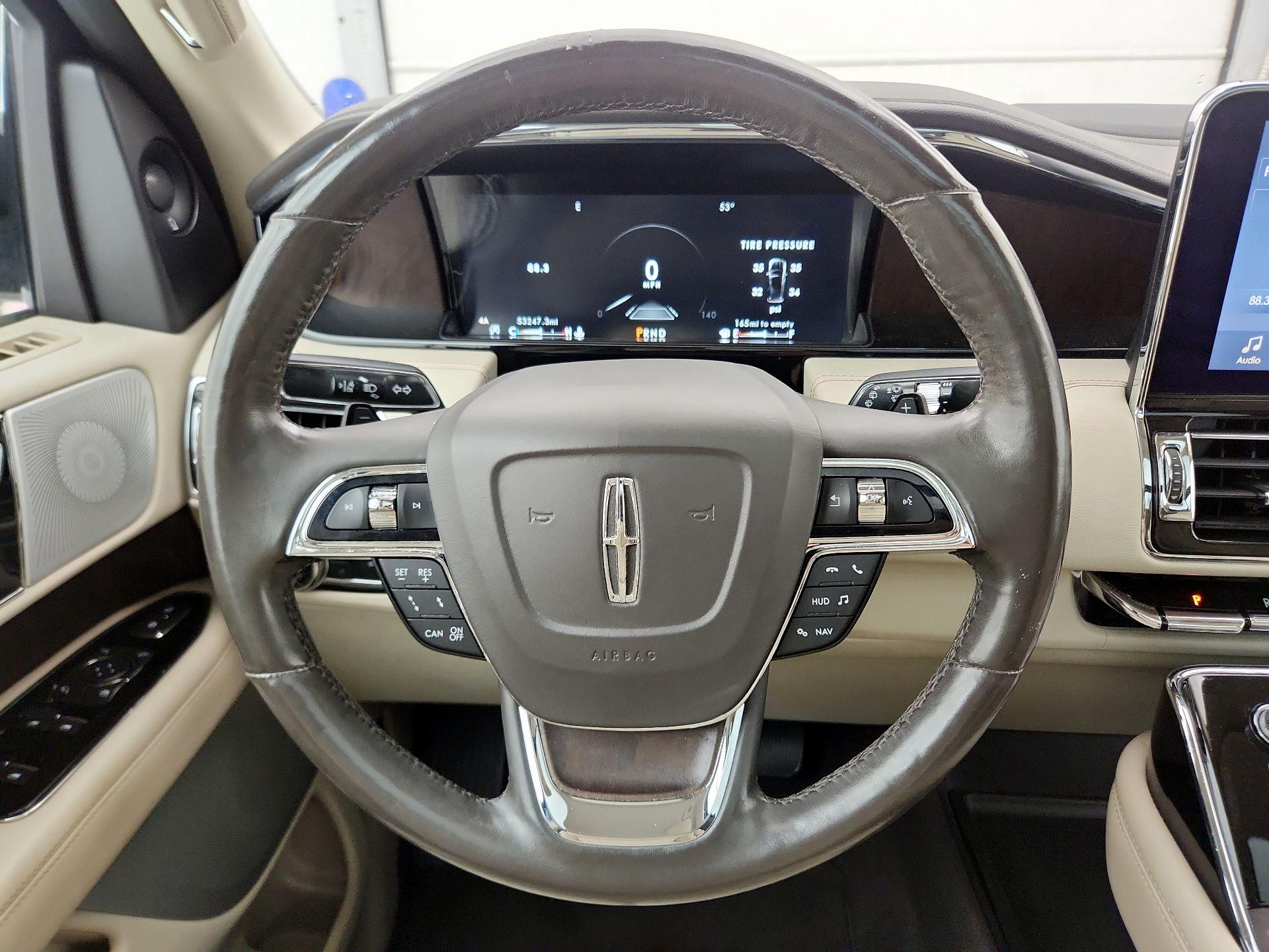 Thumbnail: 2019 Lincoln Navigator L - 10