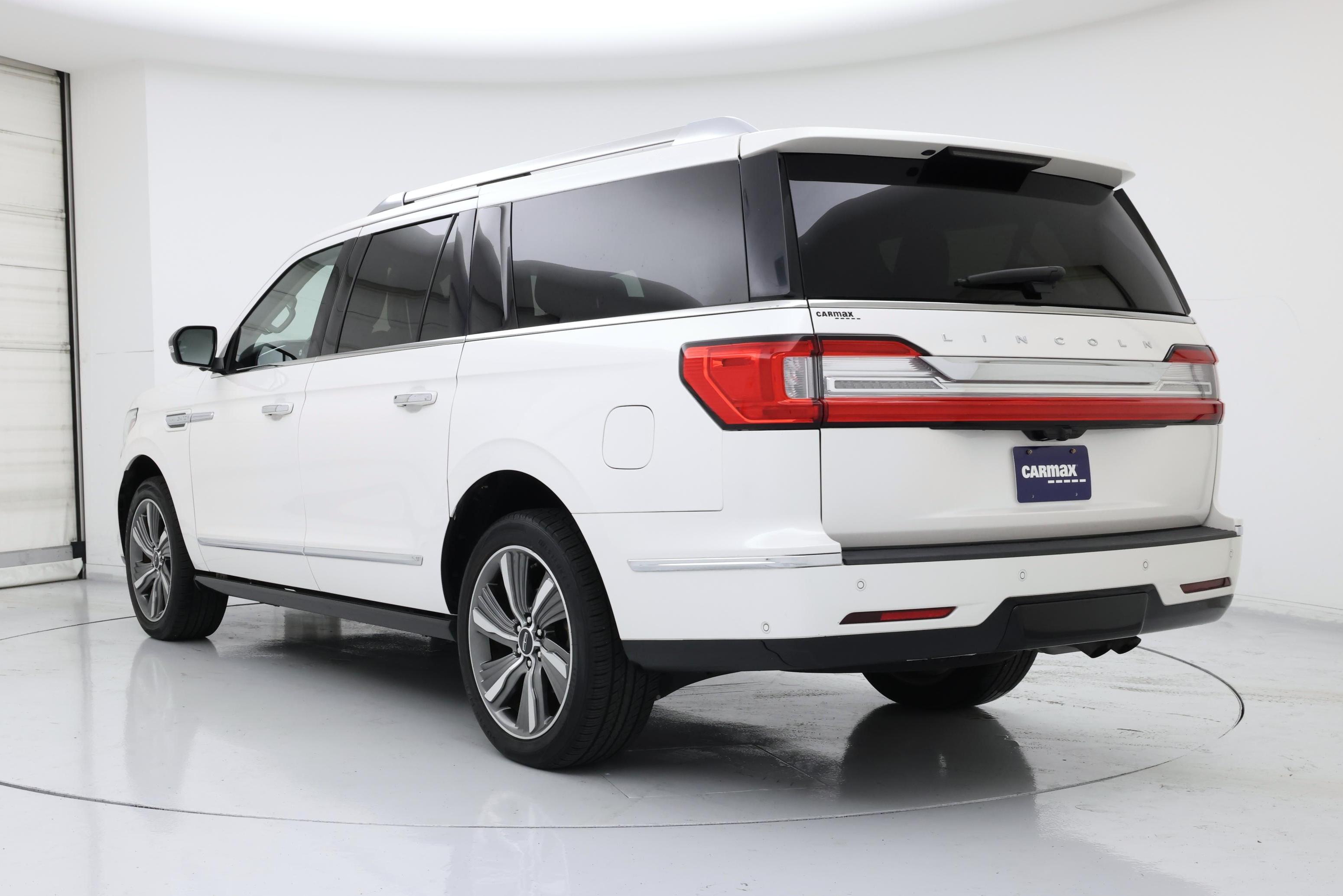 Thumbnail: 2019 Lincoln Navigator L - 2