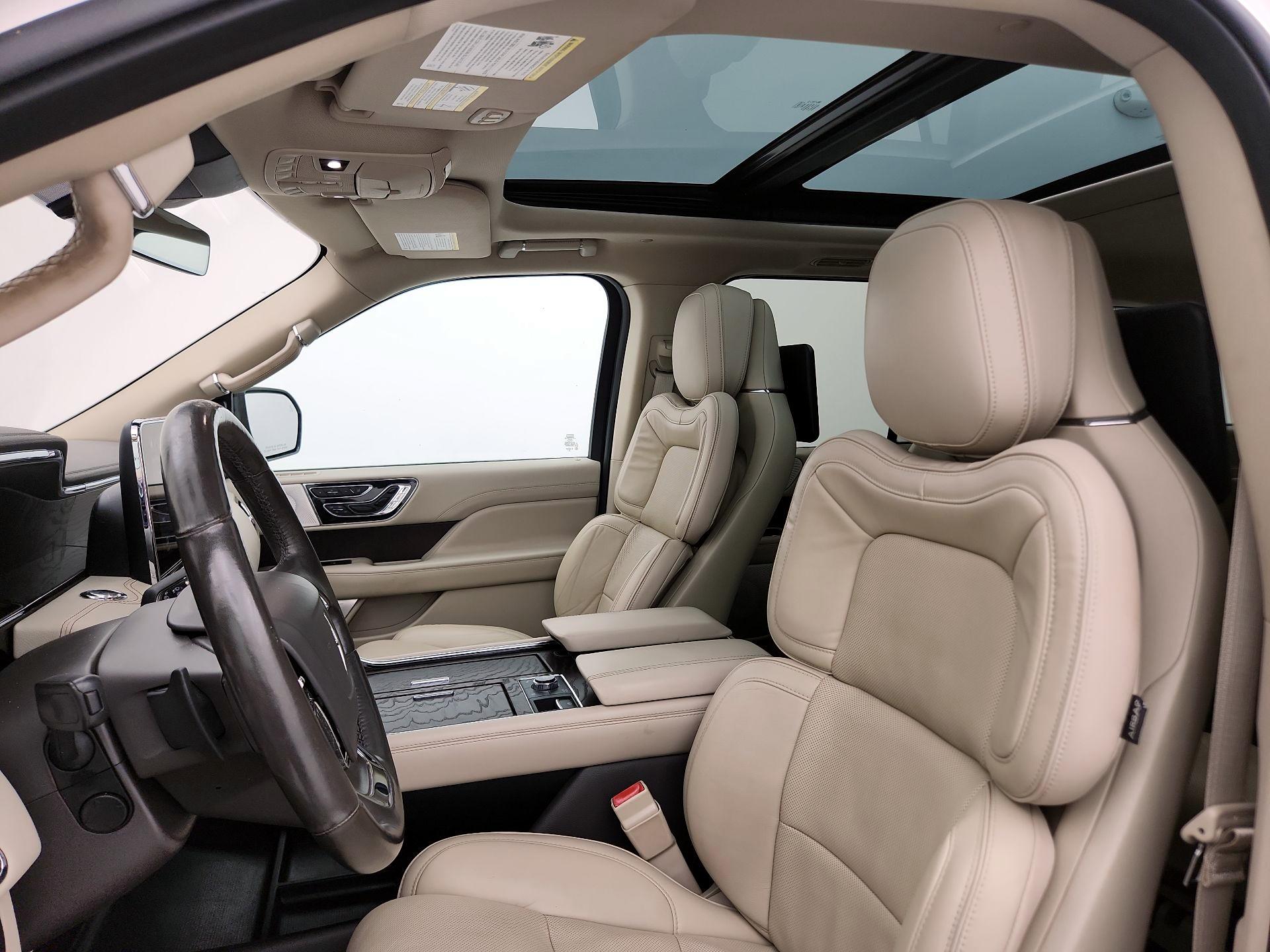 Thumbnail: 2019 Lincoln Navigator L - 20