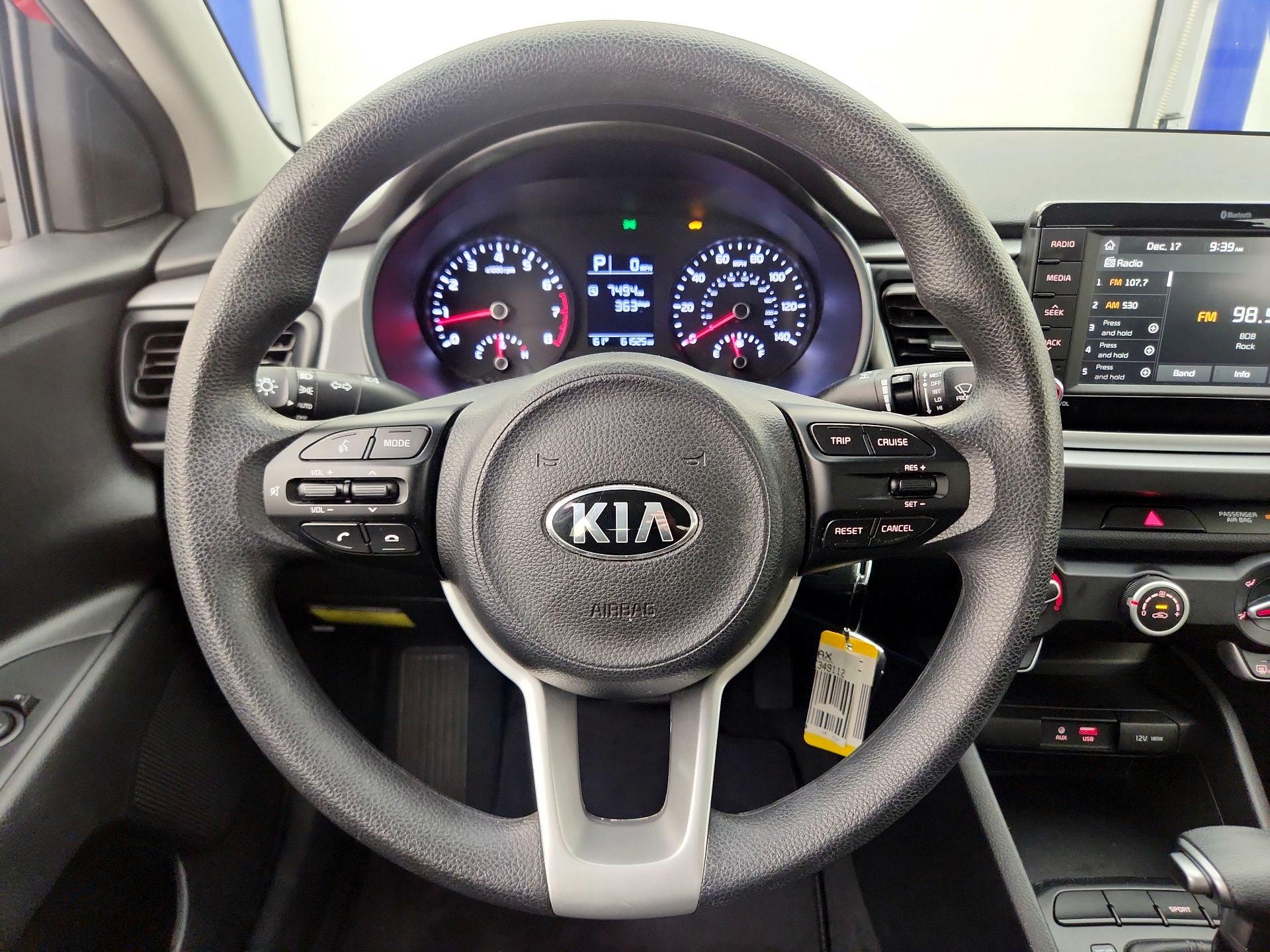 Thumbnail: 2020 Kia Rio - 10