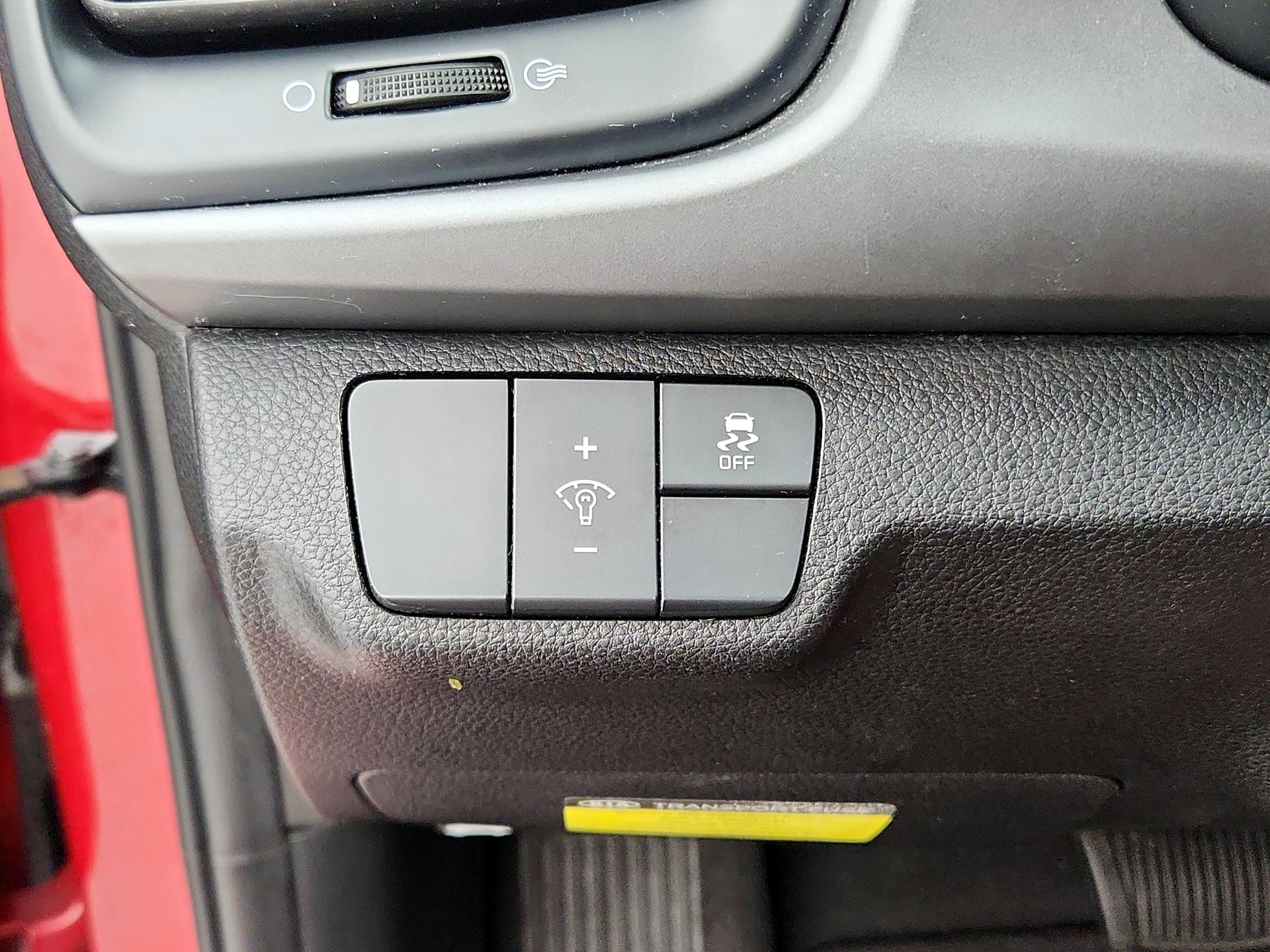 Thumbnail: 2020 Kia Rio - 13