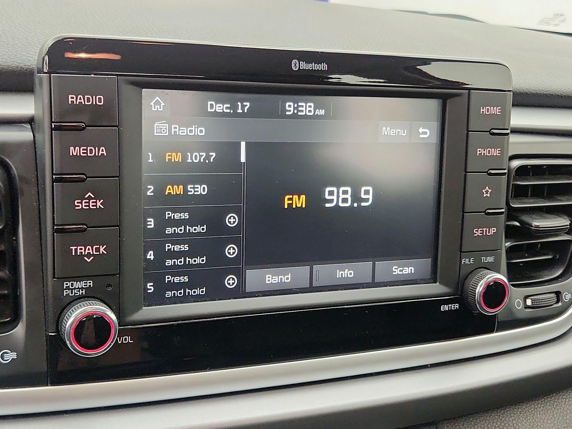 Thumbnail: 2020 Kia Rio - 15