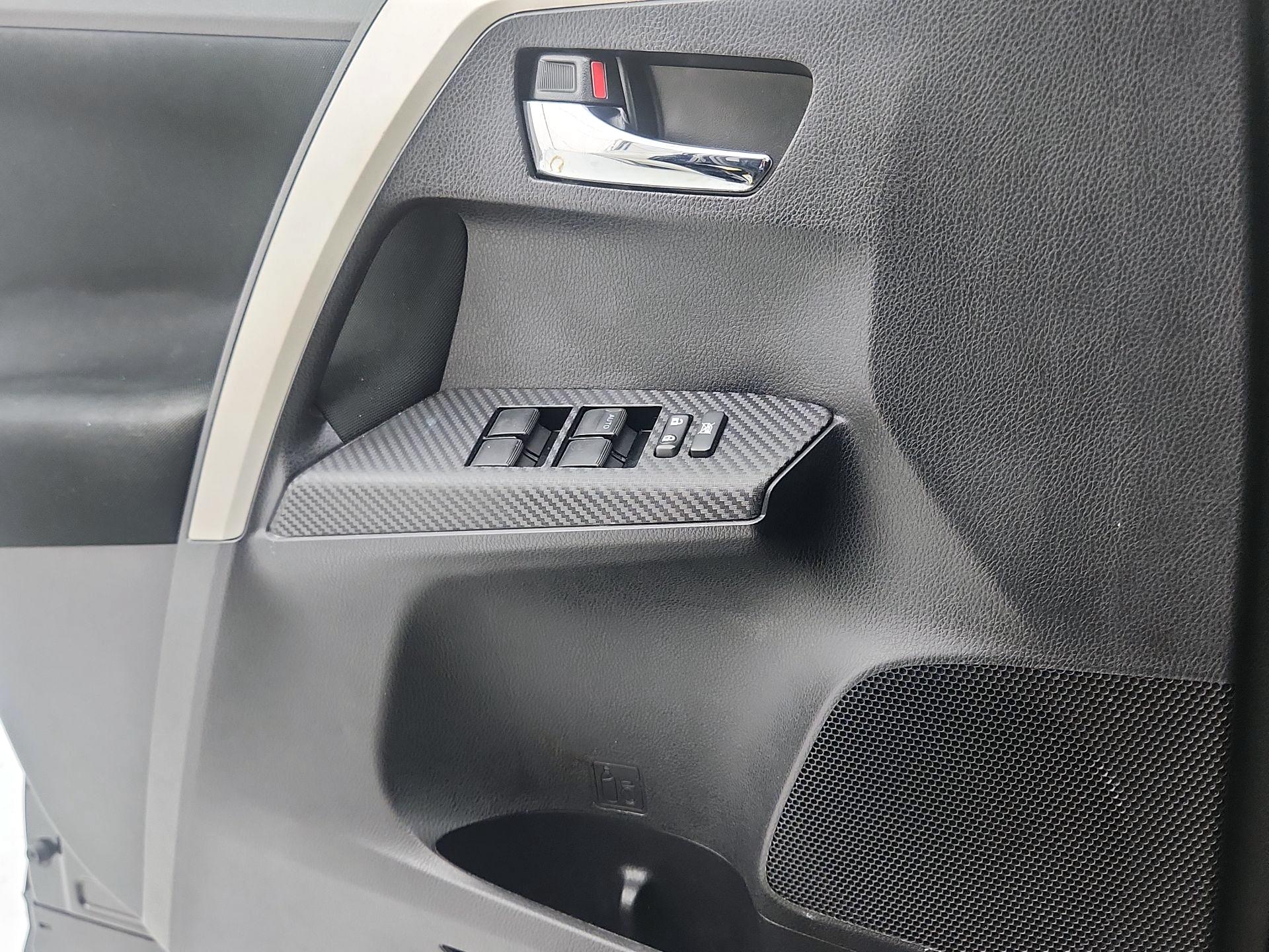 Thumbnail: 2014 Toyota RAV4 - 12