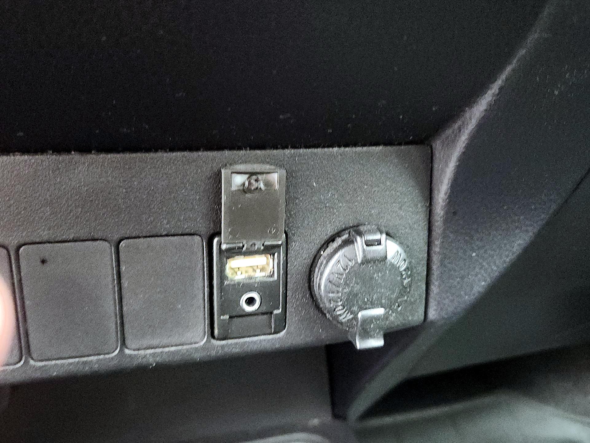 Thumbnail: 2014 Toyota RAV4 - 18