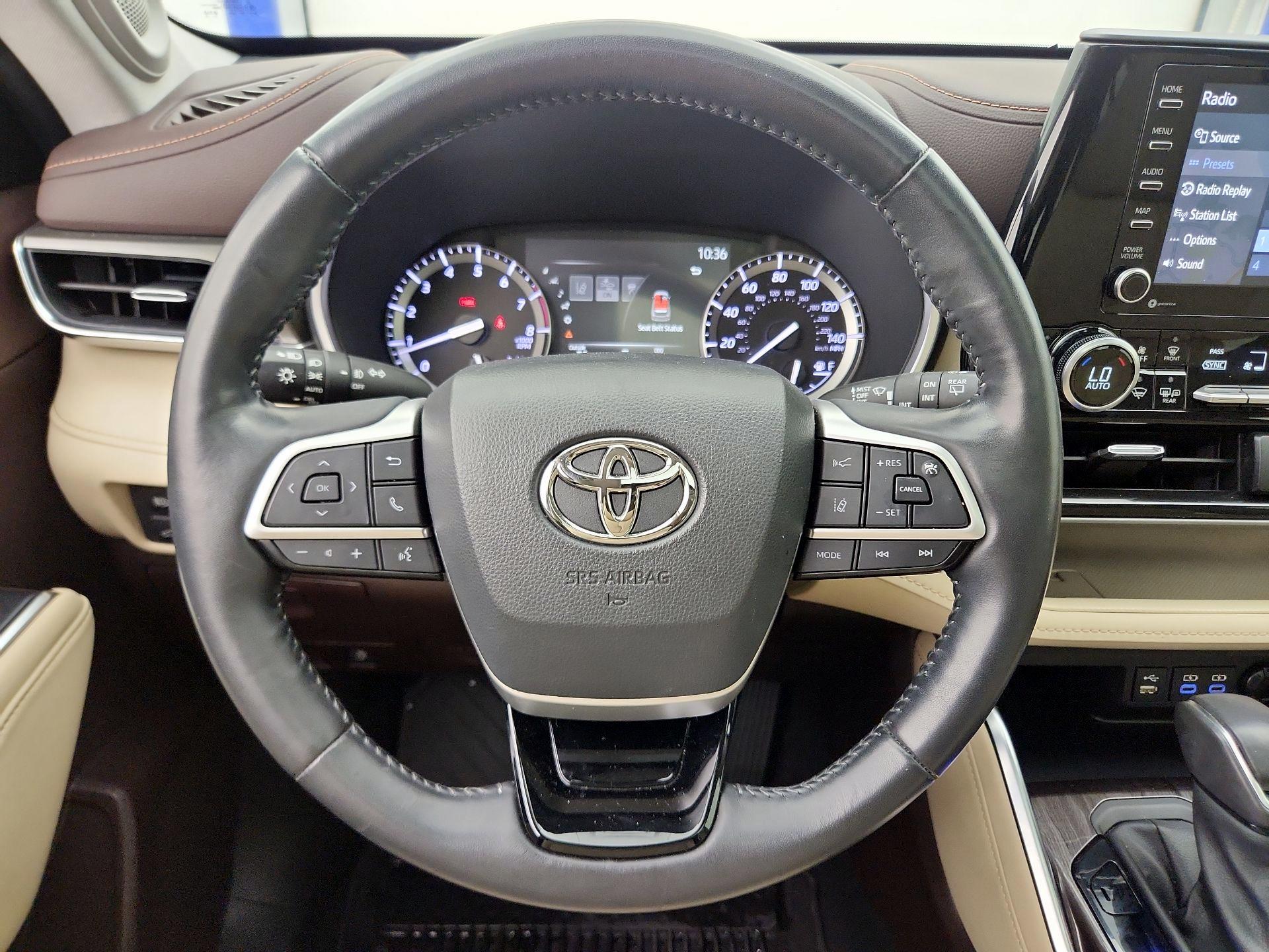 Thumbnail: 2022 Toyota Highlander - 10