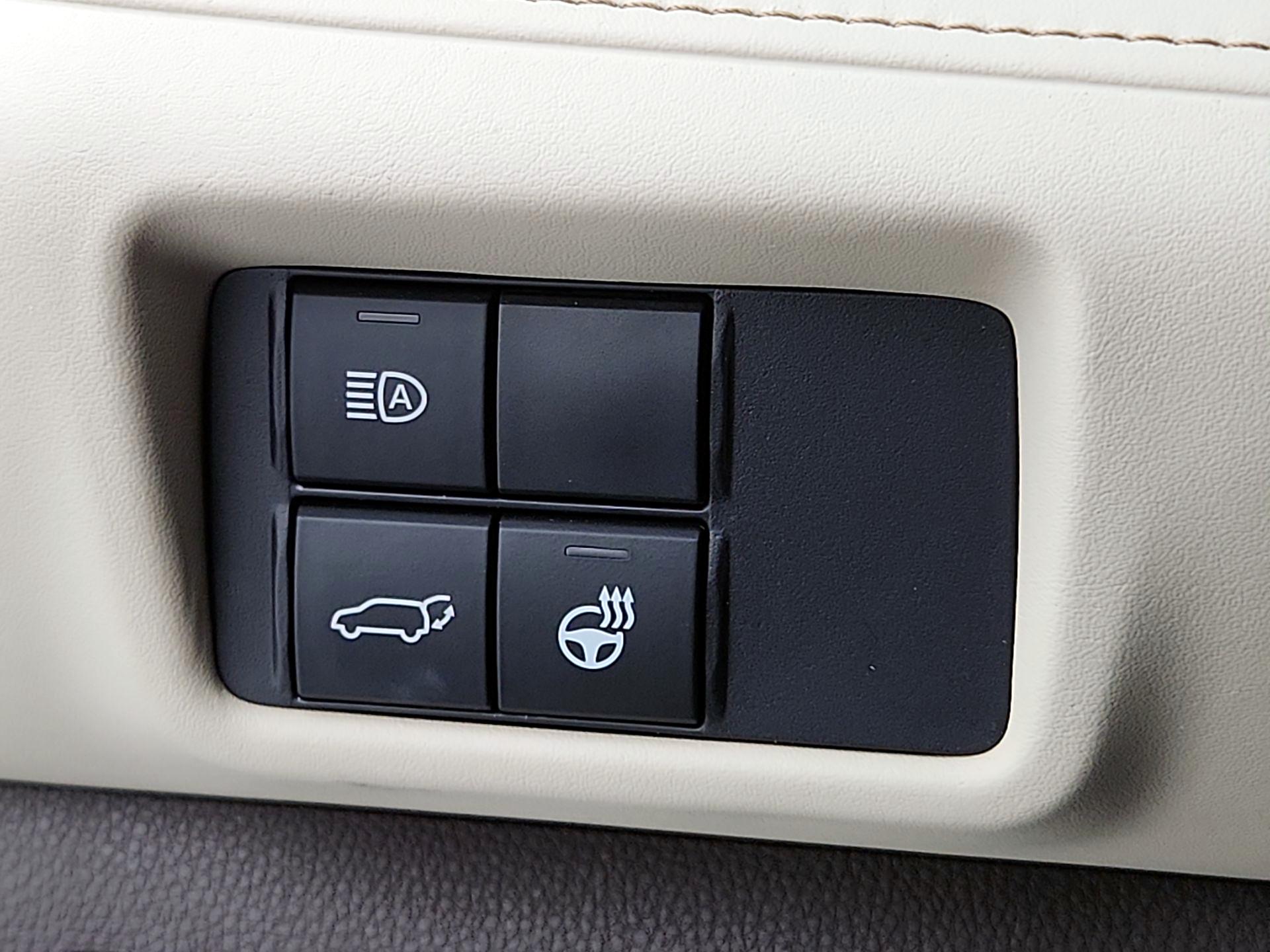 Thumbnail: 2022 Toyota Highlander - 13