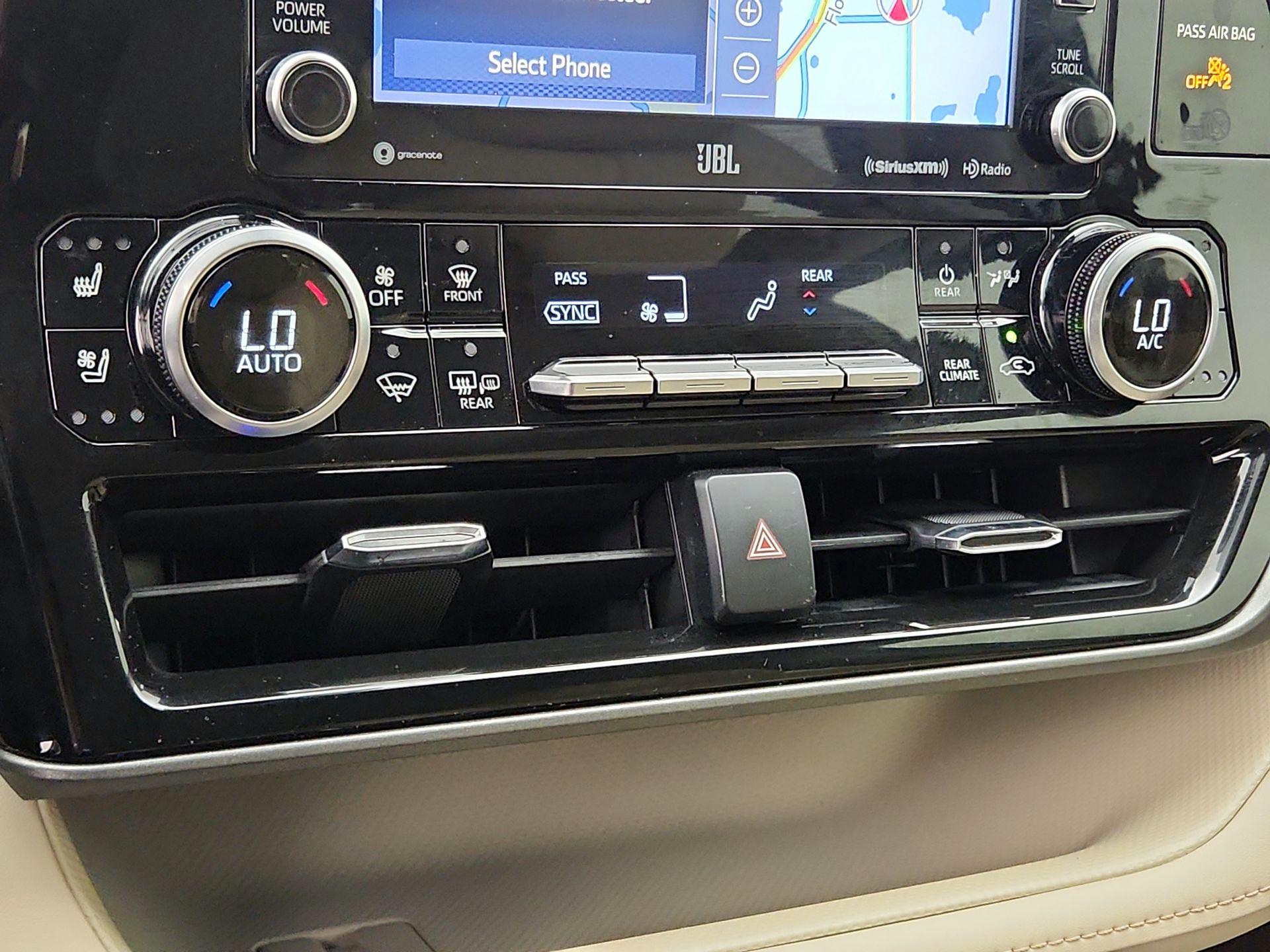 Thumbnail: 2022 Toyota Highlander - 17