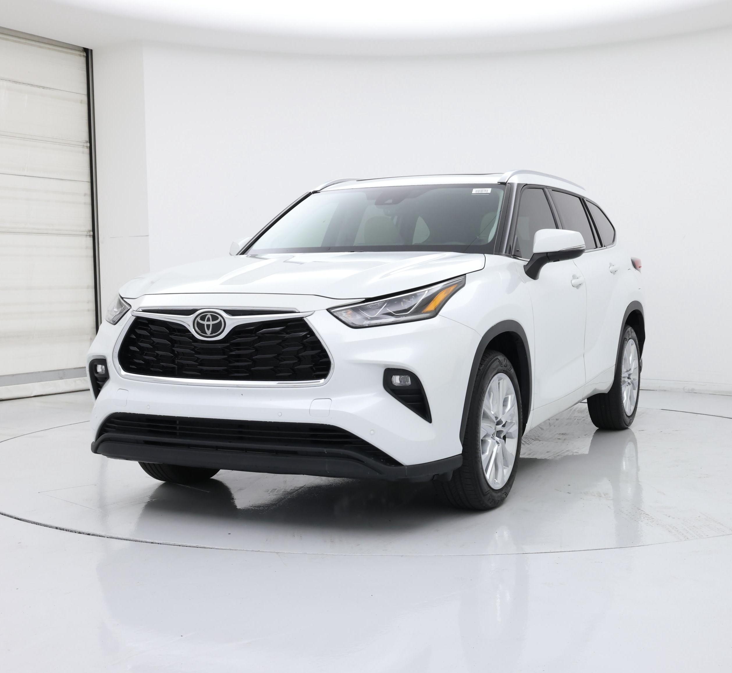Thumbnail: 2022 Toyota Highlander - 4