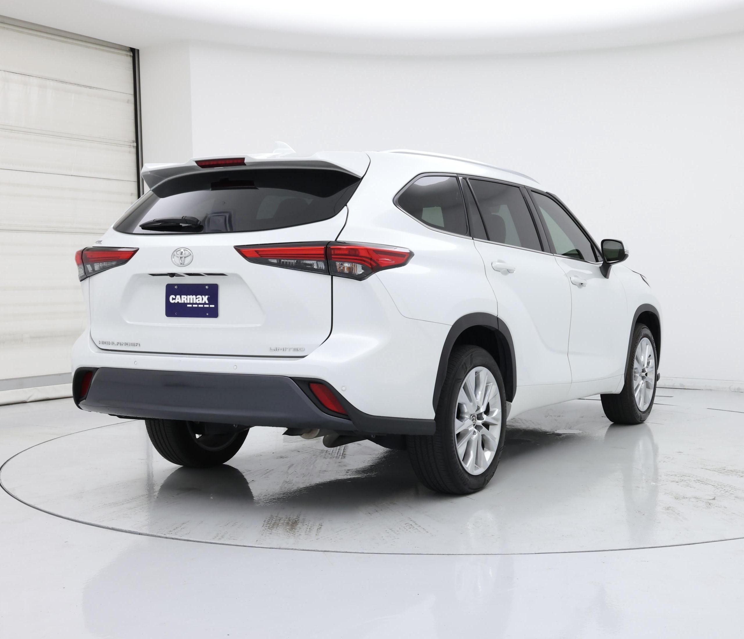 Thumbnail: 2022 Toyota Highlander - 8