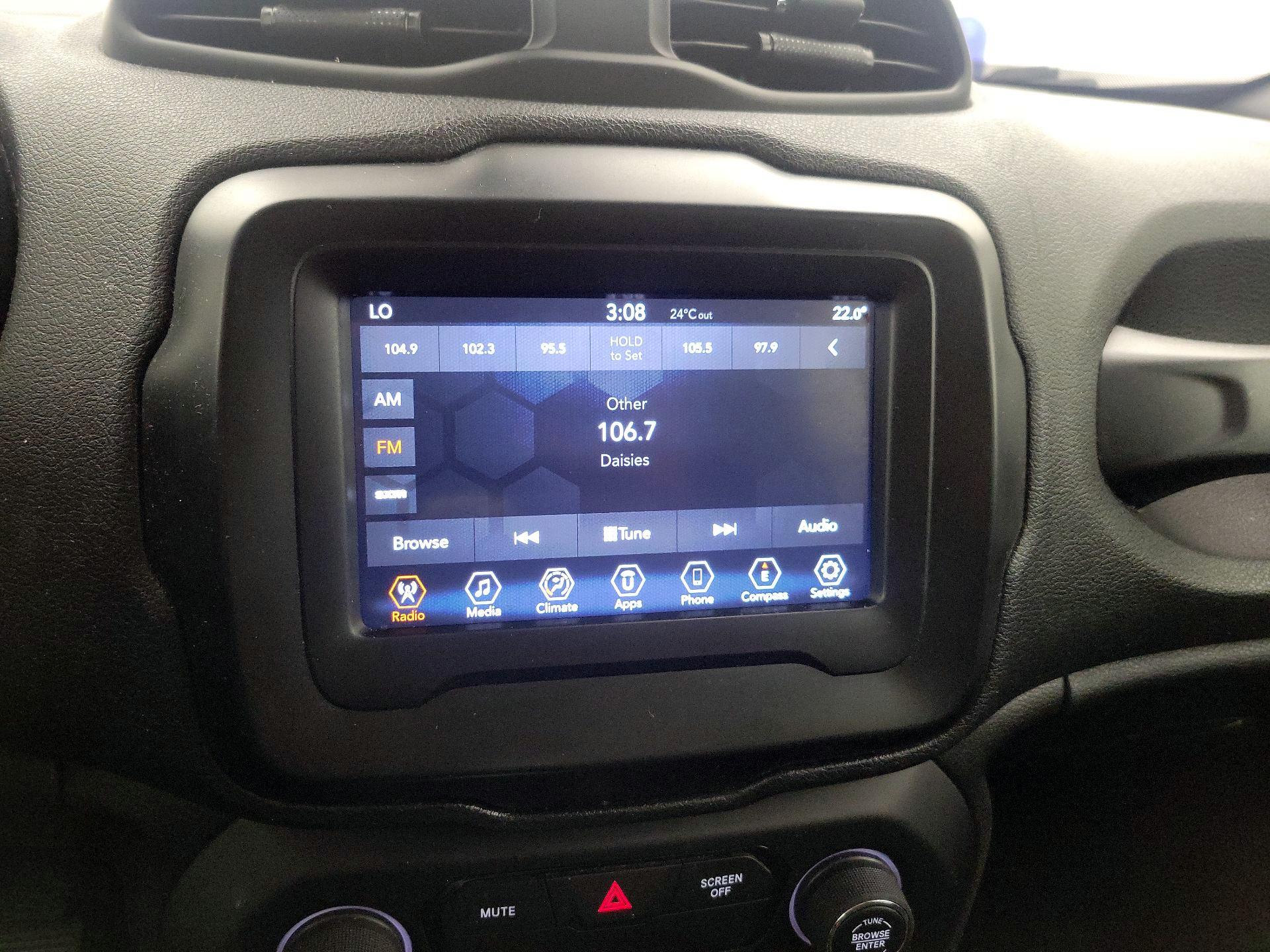 Thumbnail: 2018 Jeep Renegade - 15