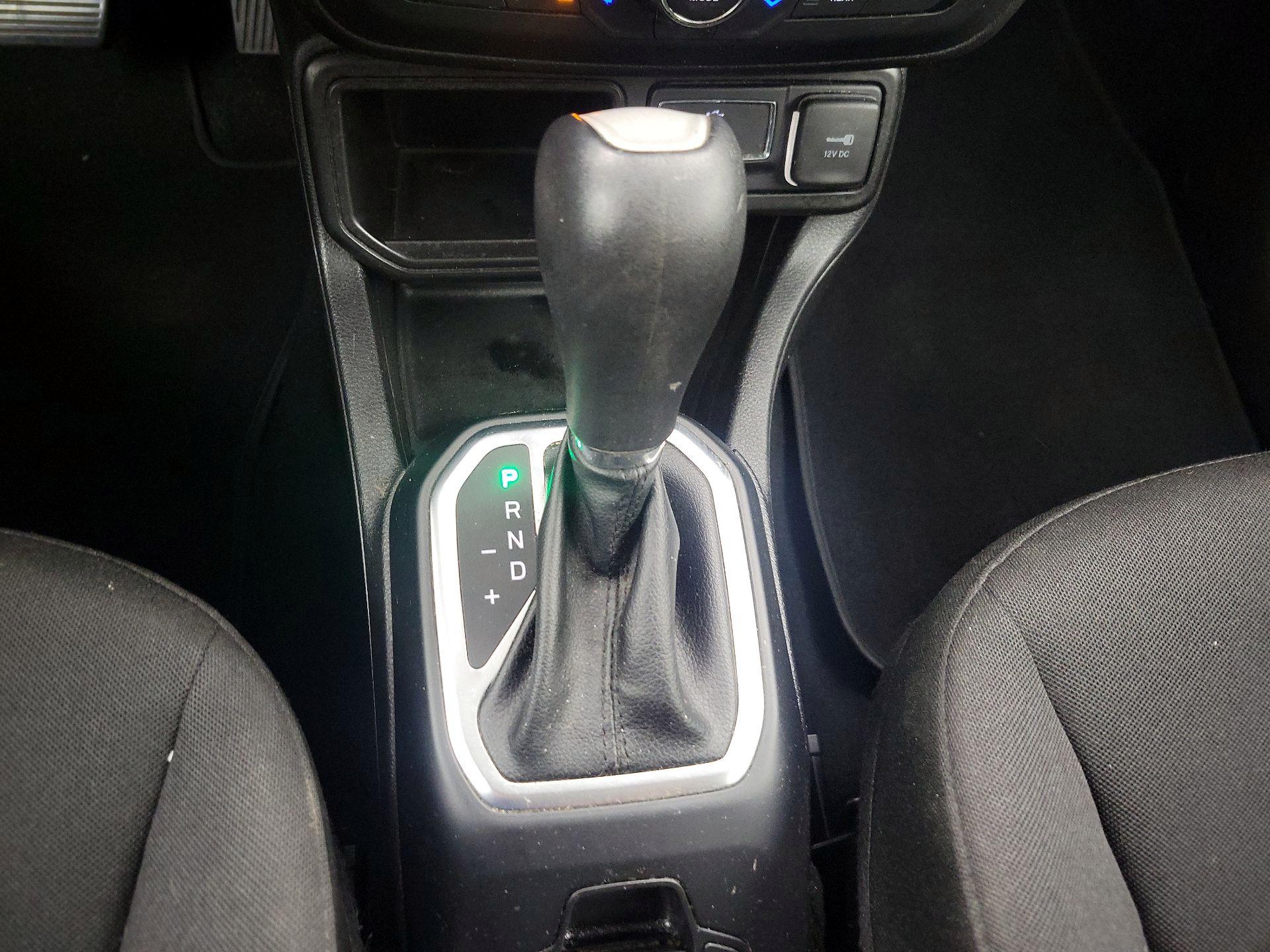 Thumbnail: 2018 Jeep Renegade - 17