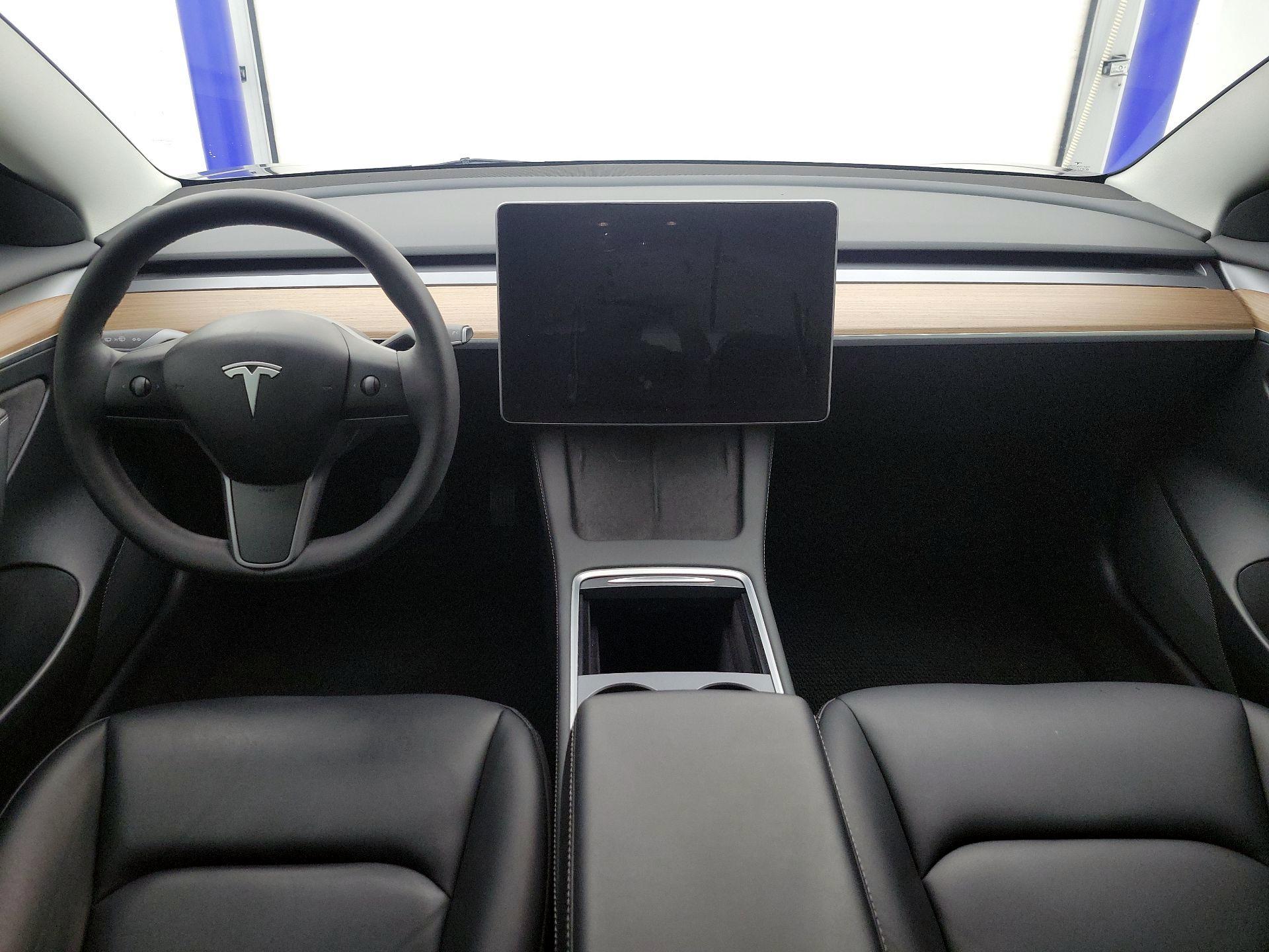 Thumbnail: 2023 Tesla Model 3 - 9