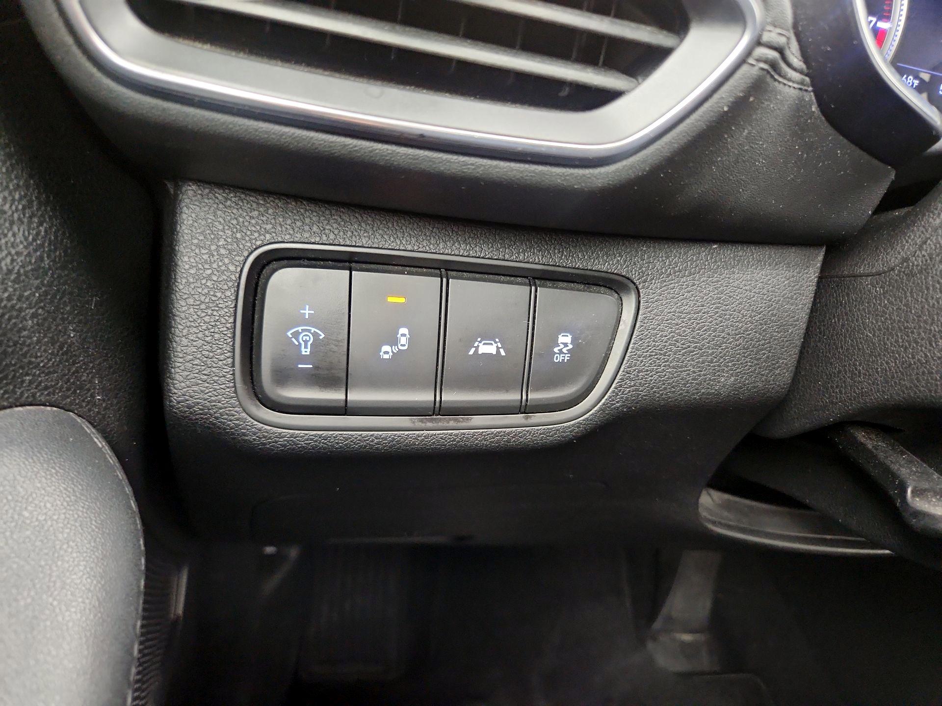 Thumbnail: 2019 Hyundai Santa Fe - 13